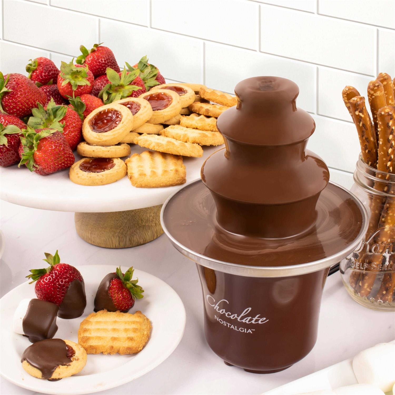 Nostalgia 3-Tier Chocolate Fondue Fountain CFF3BR