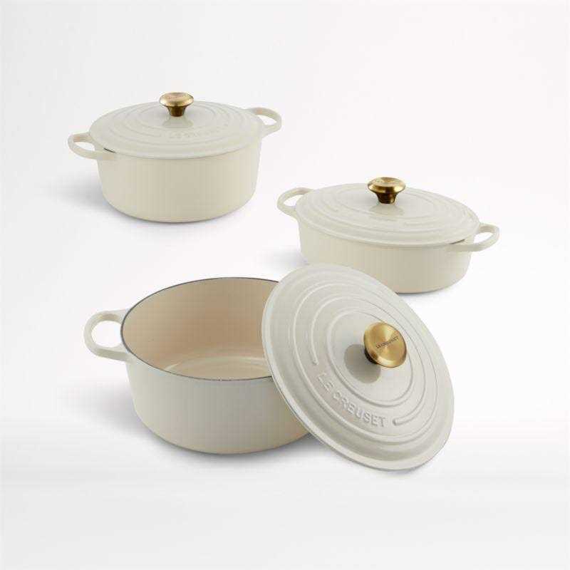 Le Creuset Signature Round Dutch Oven with Lid