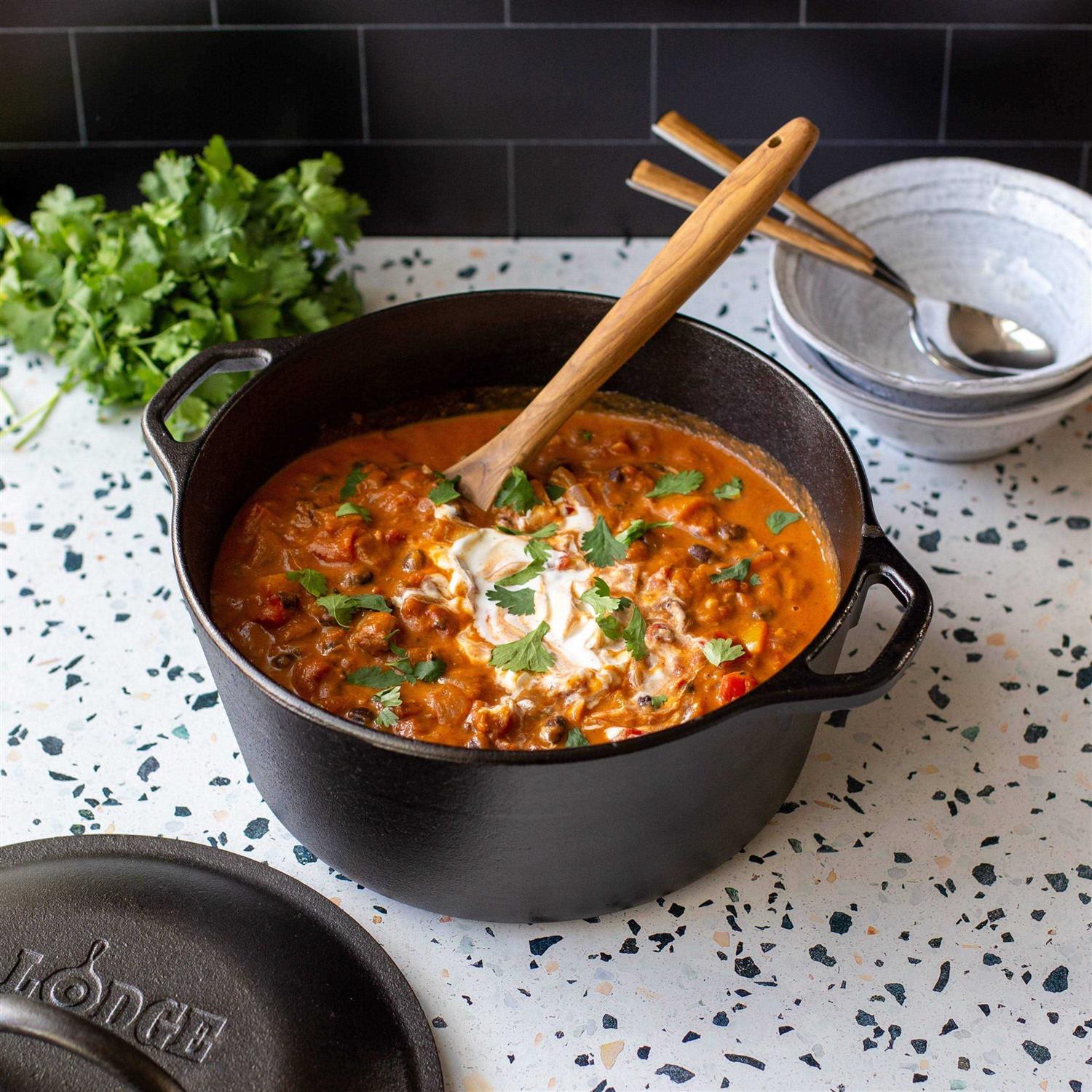 Lodge 7 Quart Cast Iron Dutch Oven