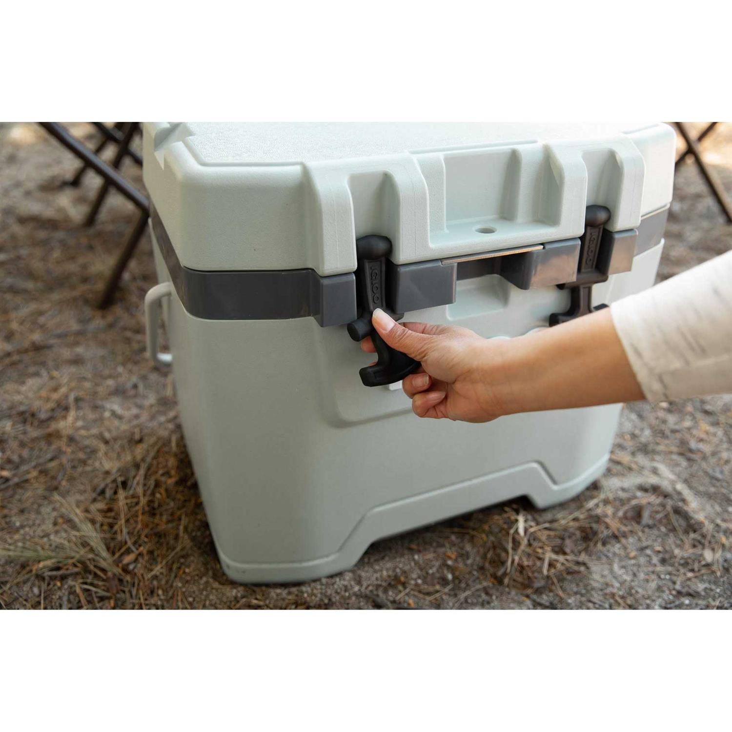 Igloo Overland 25 QT Ice Chest Cooler