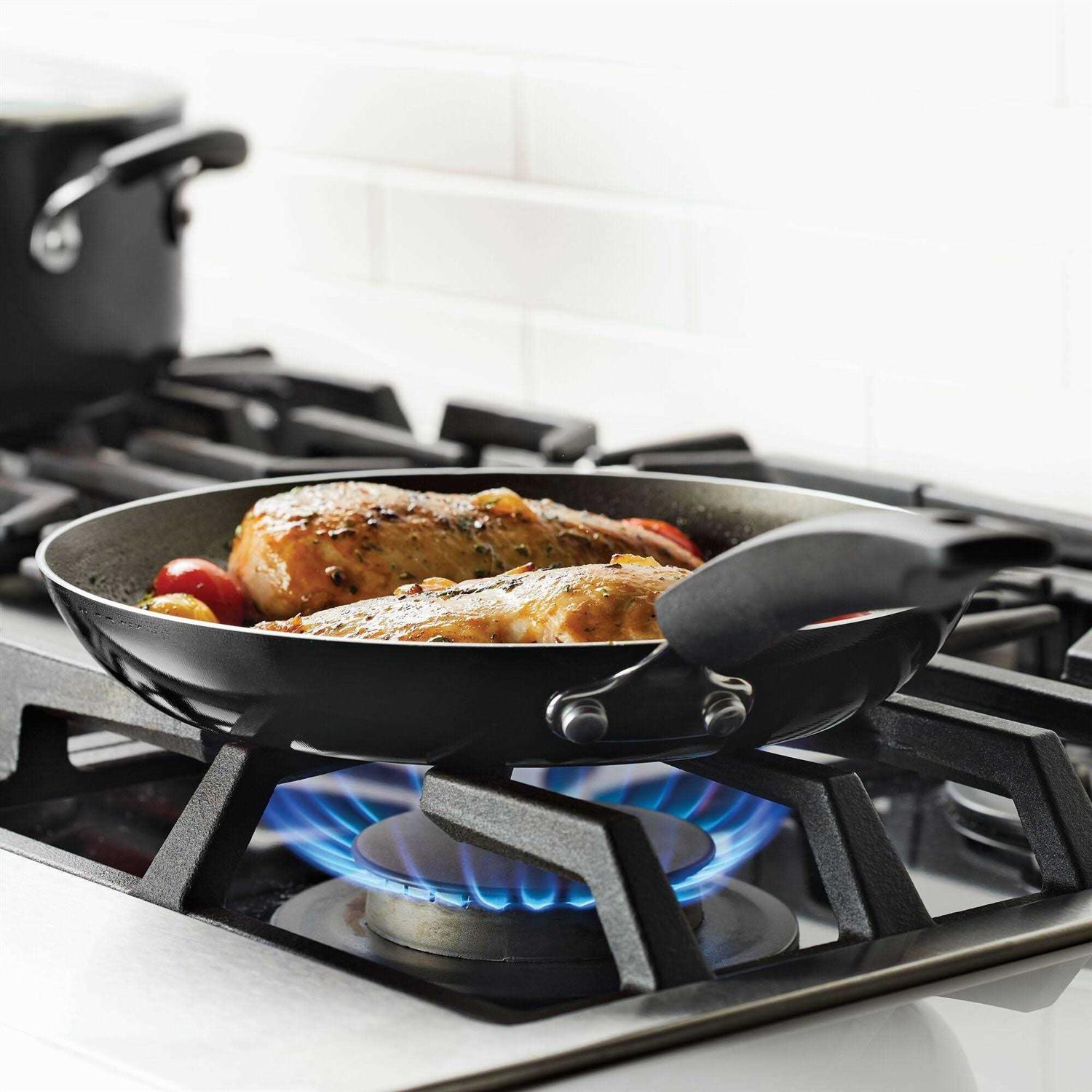 Farberware 20 Pc Easy Clean Aluminum Nonstick Cookware Pots and Pans Set