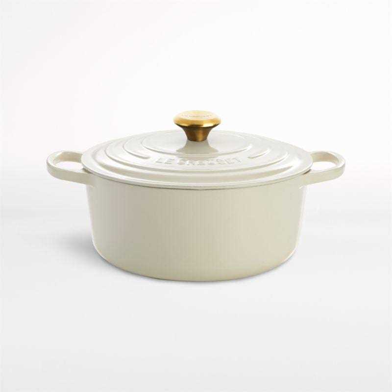 Le Creuset Signature Round Dutch Oven with Lid
