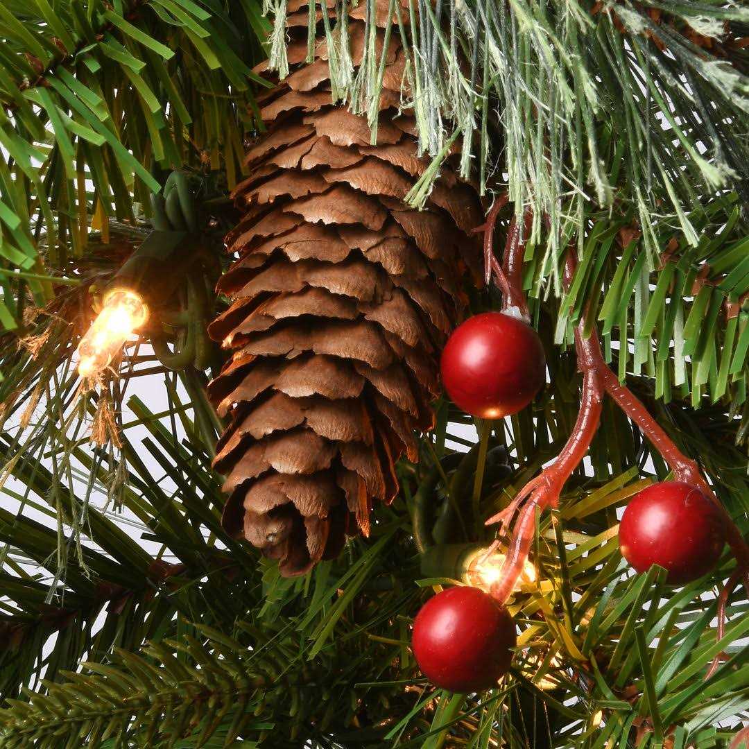 Three Posts™ Meinhardt Colonial 9′ Pre-Lit Garland with 50 Clear & White Lights