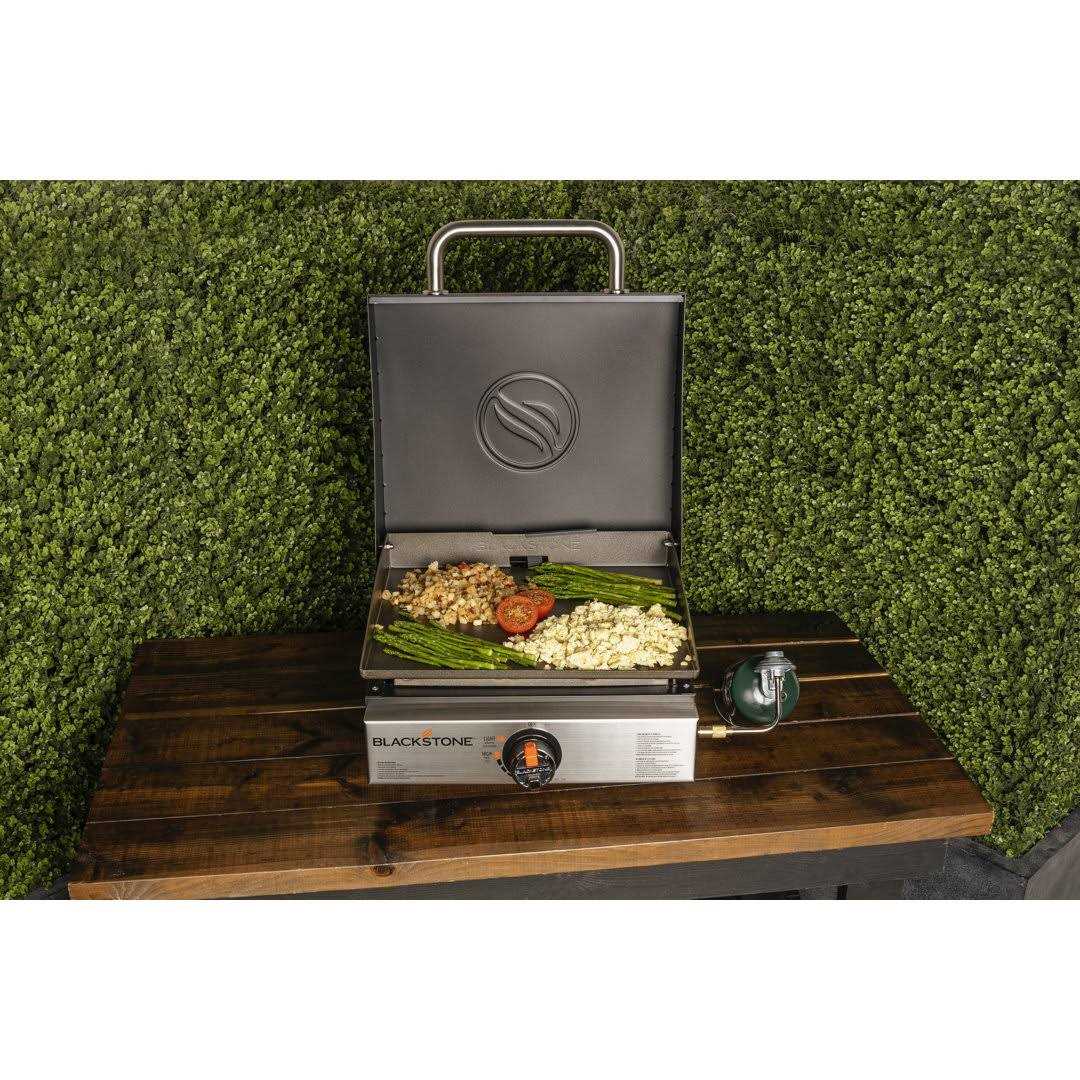 Blackstone Tabletop Griddle with Hood