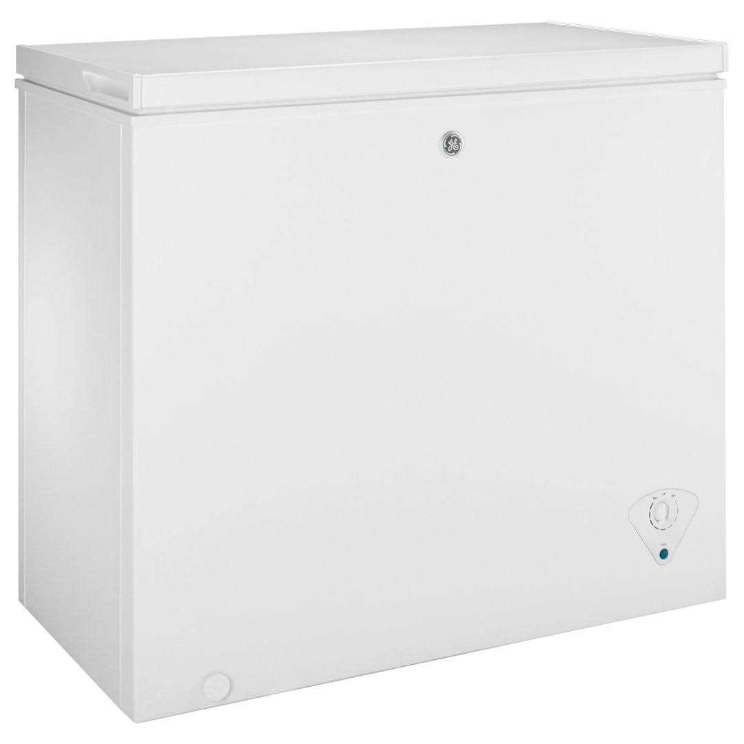 GE 7.0 Cu. Ft. Manual Defrost Chest Freezer FCM7STWW