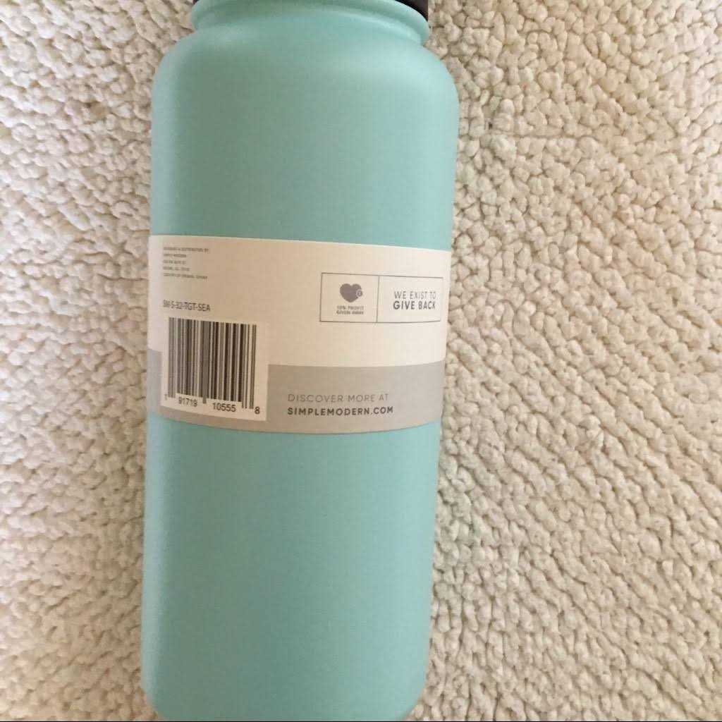 Simple Modern Summit Water Bottle with Straw Lid