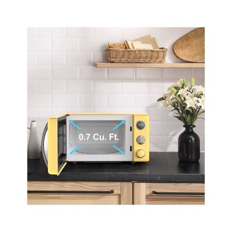Galanz 0.7 Cu ft Retro Countertop Microwave Oven