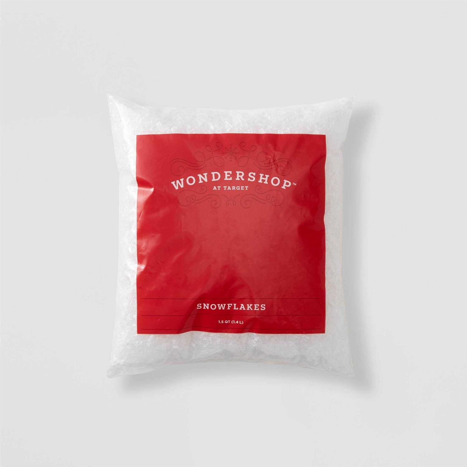 Wondershop 1.5qt Decorative Christmas Snowflakes