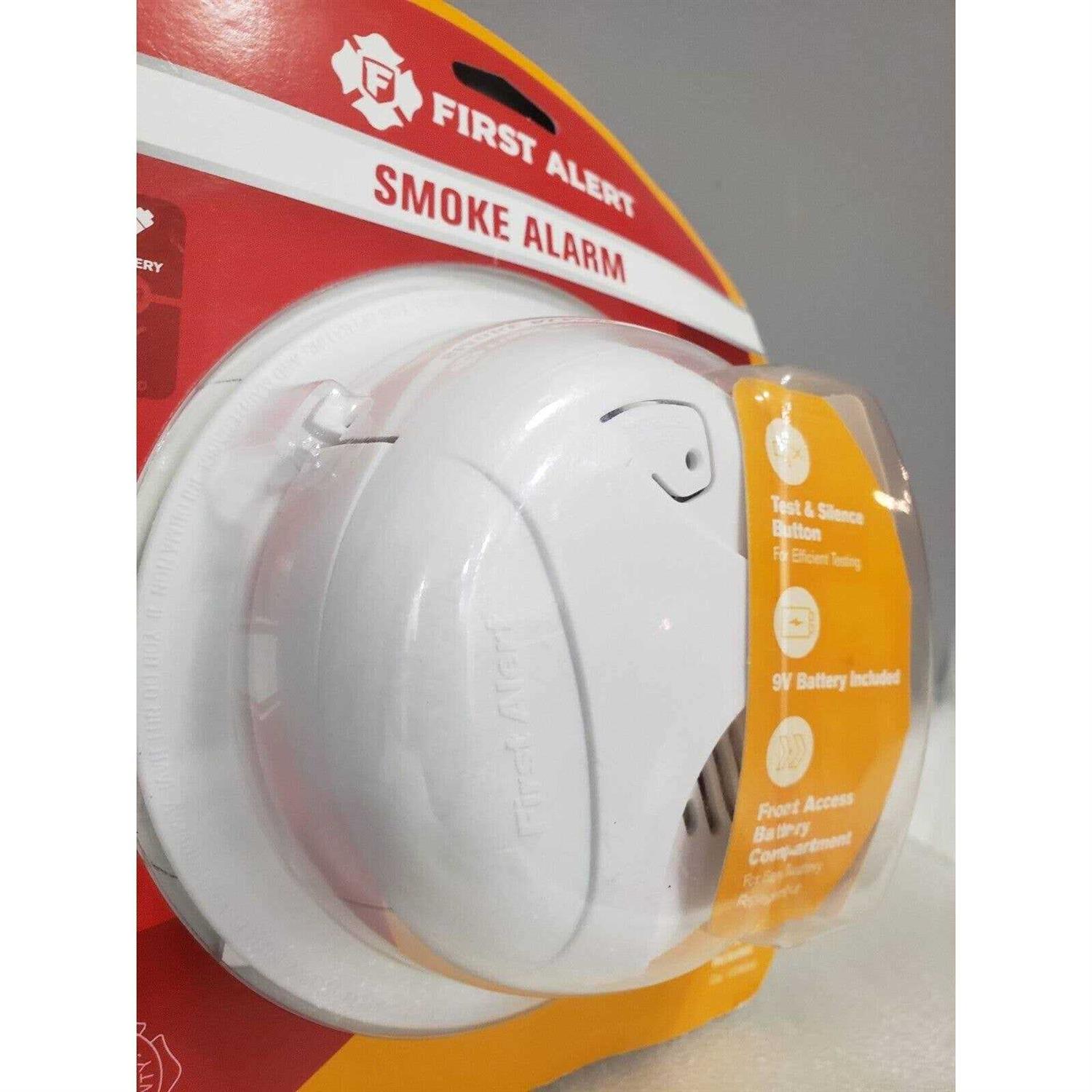First Alert Sa303Cn4 Battery Powered Smoke Alarm with Silence Button