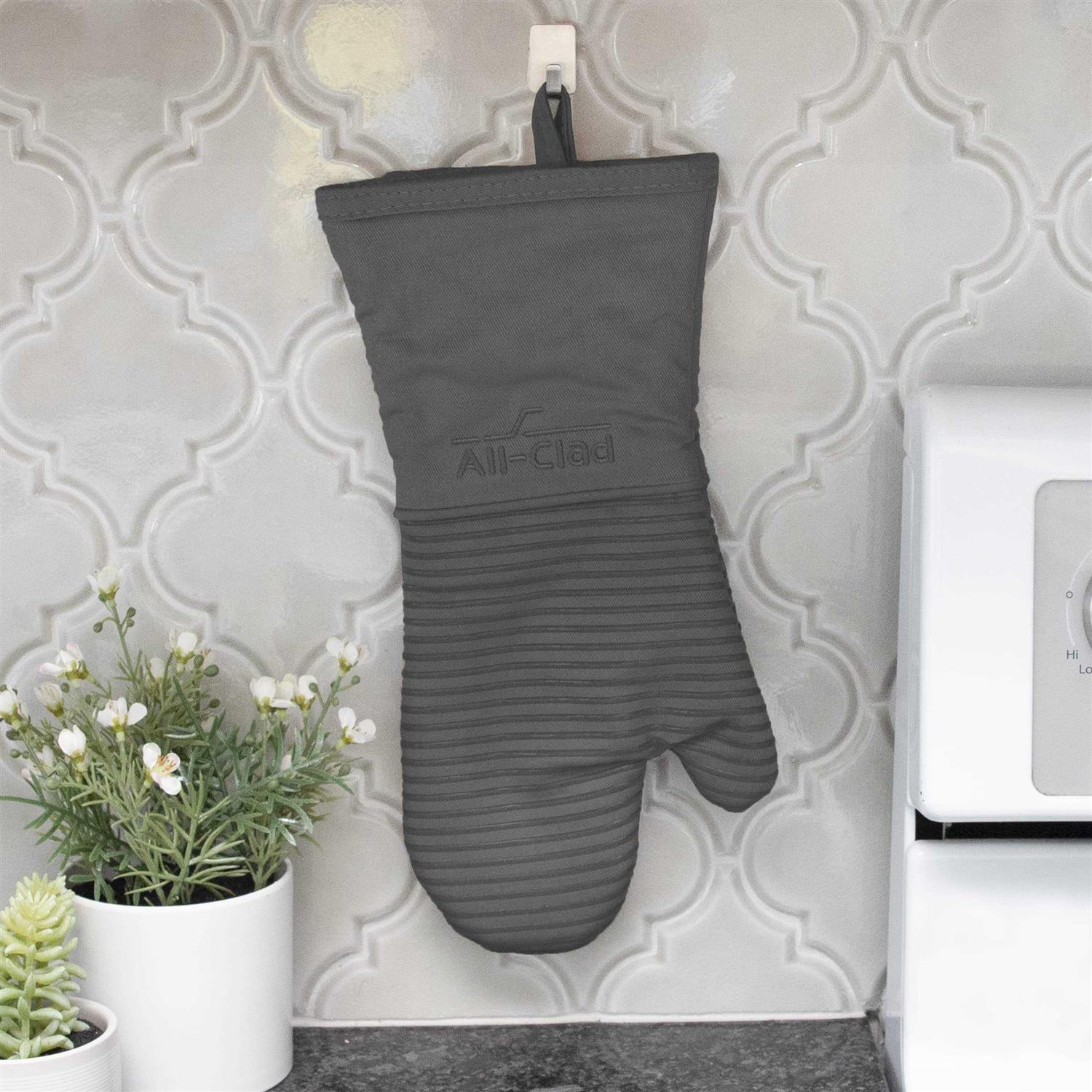 All Clad Silicone Oven Mitt