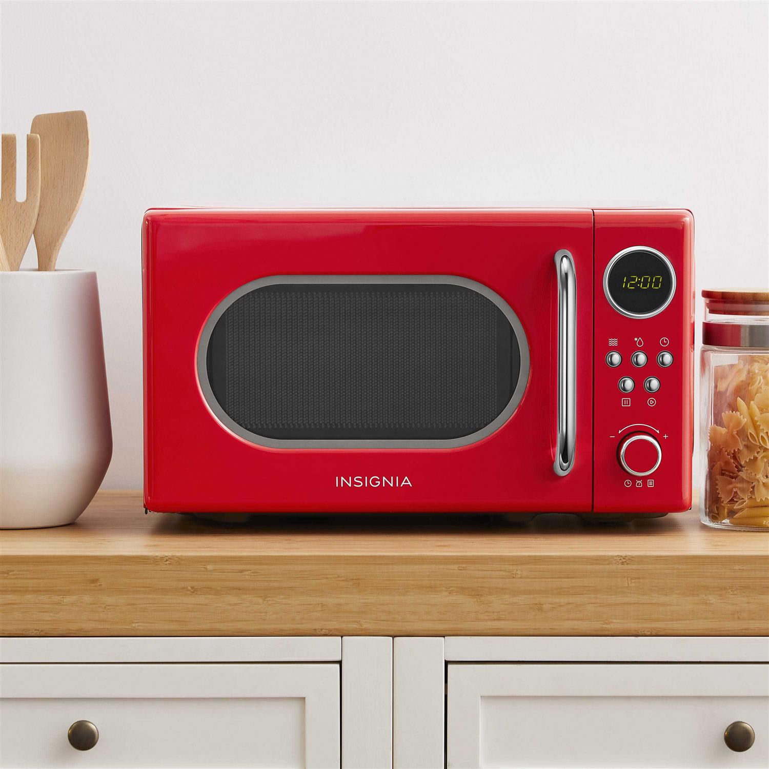 Insignia 0.7 Cu. Ft. Retro Compact Microwave