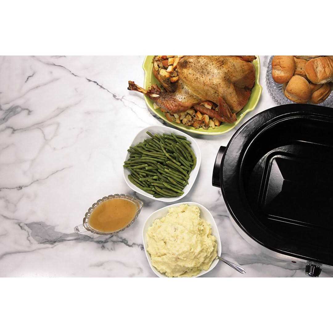 Nesco 18 qt Red Roaster Oven