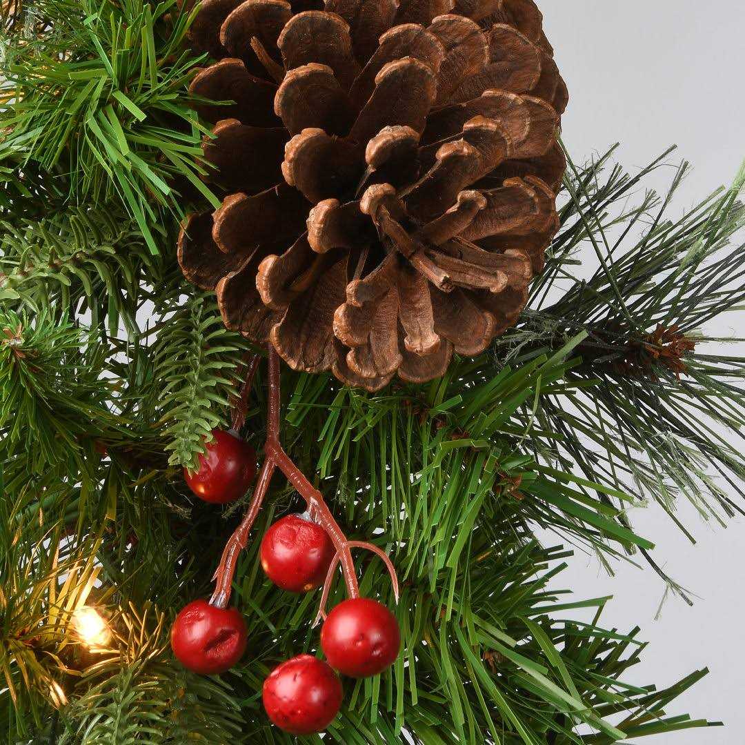 Three Posts™ Meinhardt Colonial 9′ Pre-Lit Garland with 50 Clear & White Lights