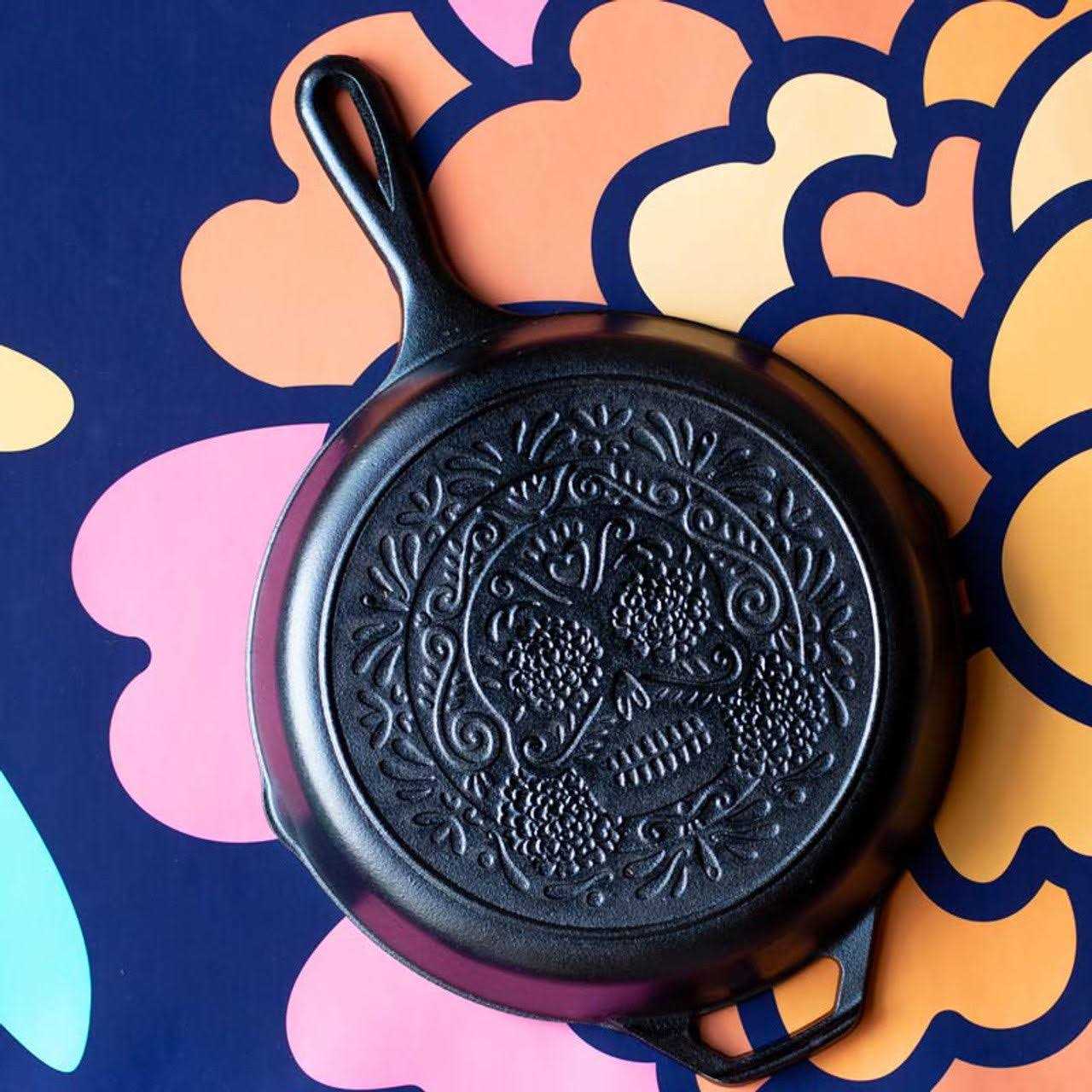 Lodge Cast Iron 10.25 Sugar Skull Skillet