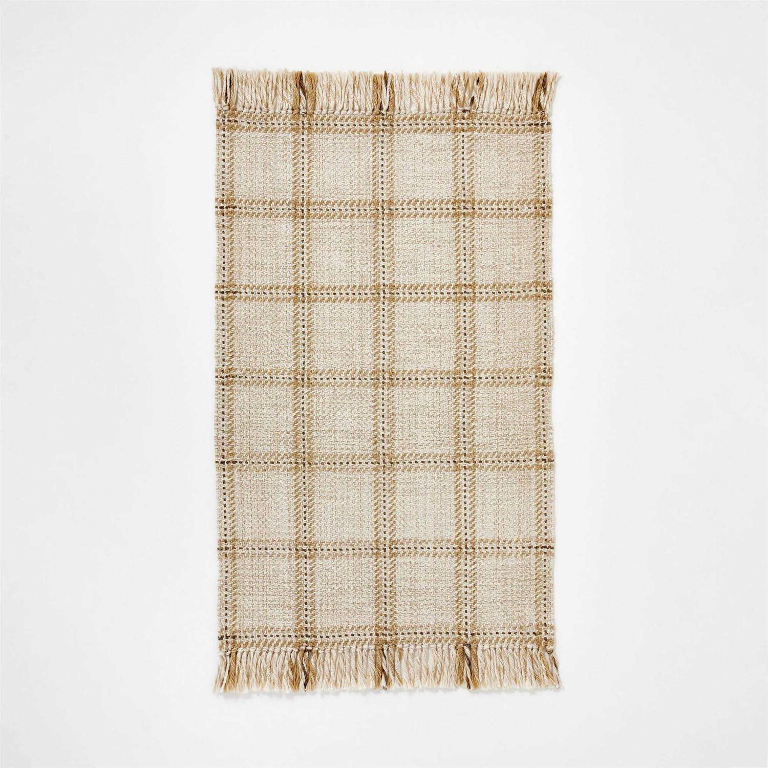 2’1×3’2 Indoor/Outdoor Plaid Accent Rug