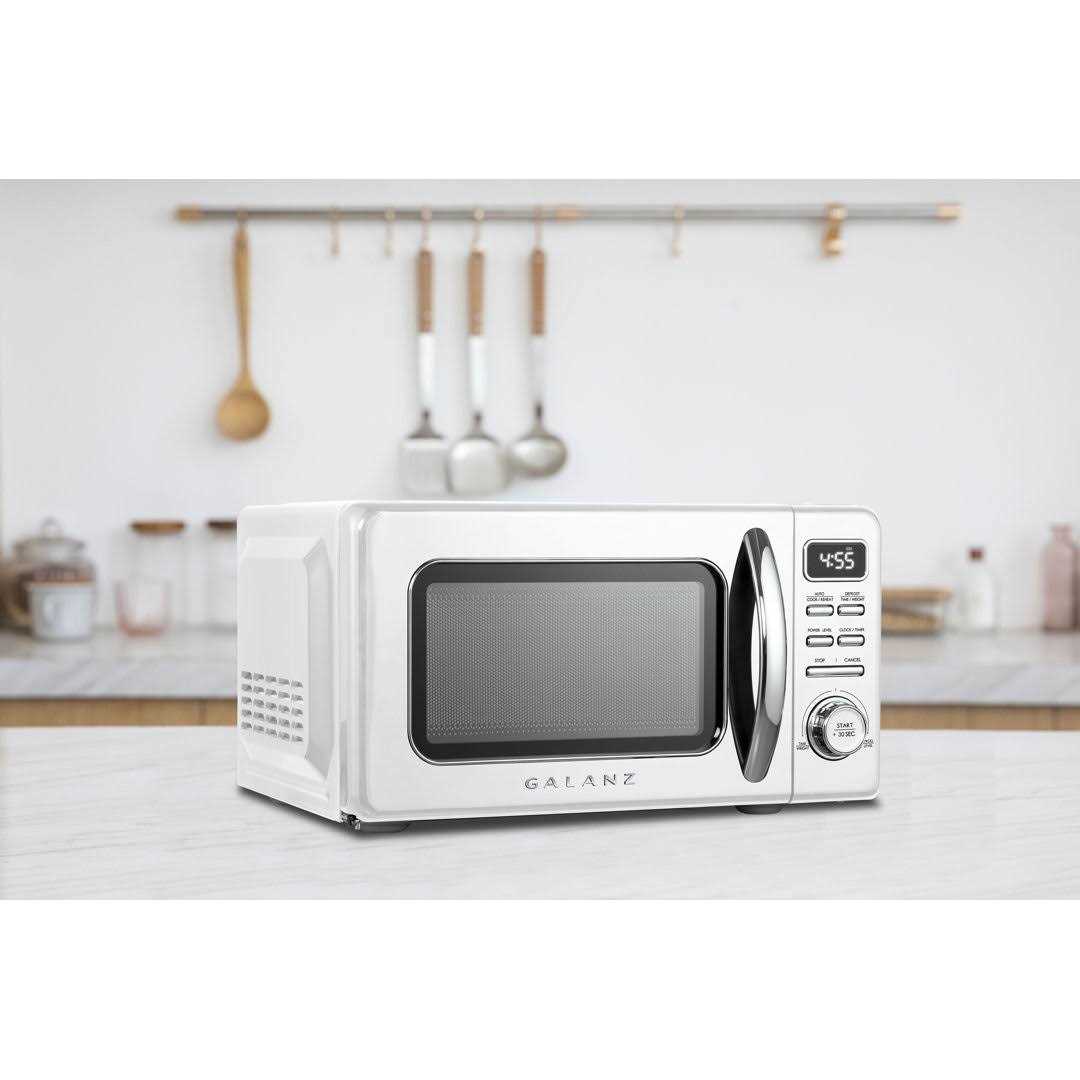 Galanz Retro Countertop Microwave Oven with Auto Cook & Reheat