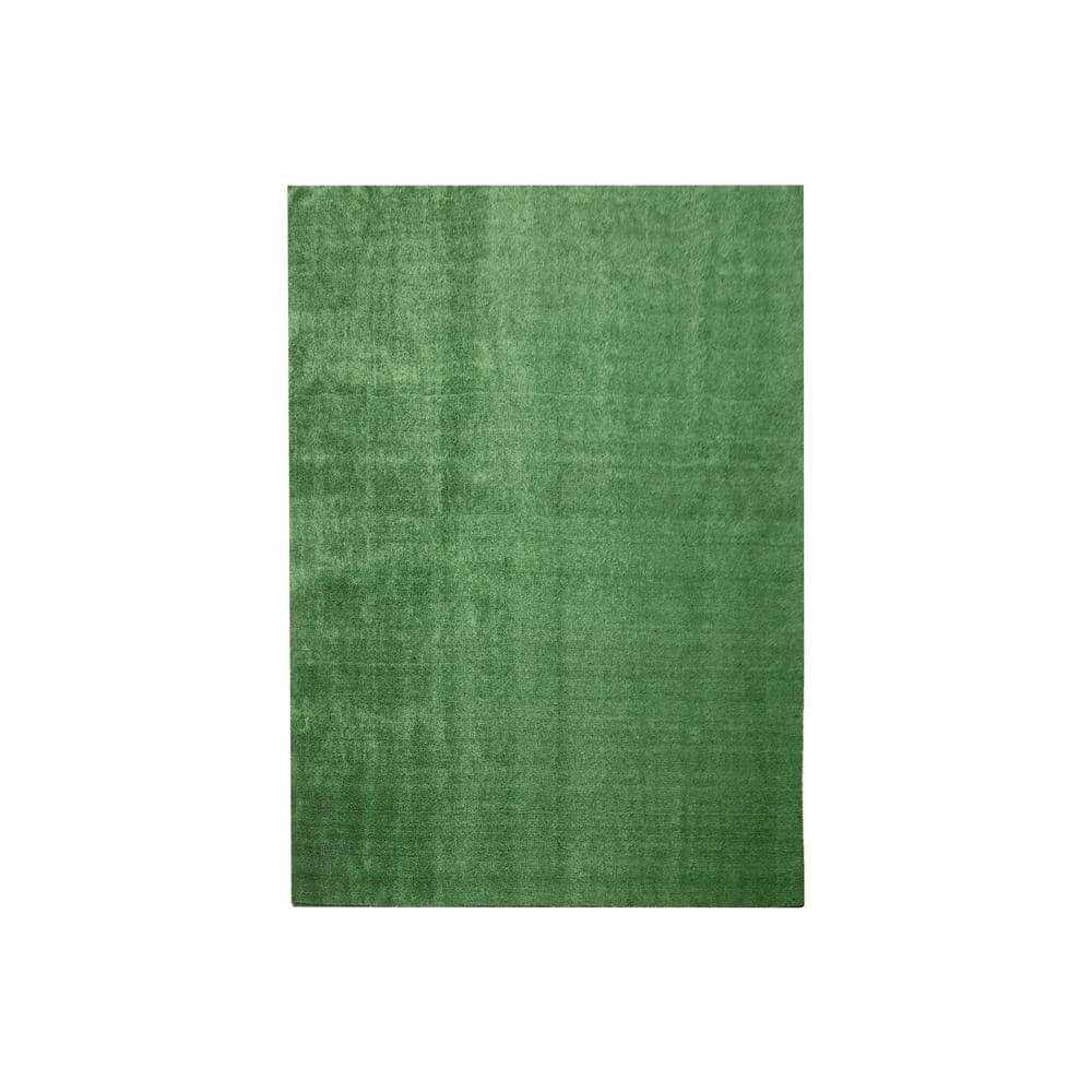 TrafficMaster Emerald Green Precut Turf 6 ft. x 8 ft. Artificial Grass Rug