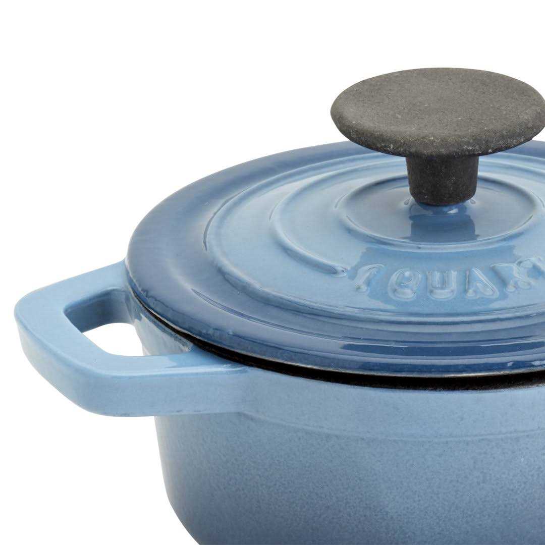 Smith & Clark Cast Iron Dutch Oven
