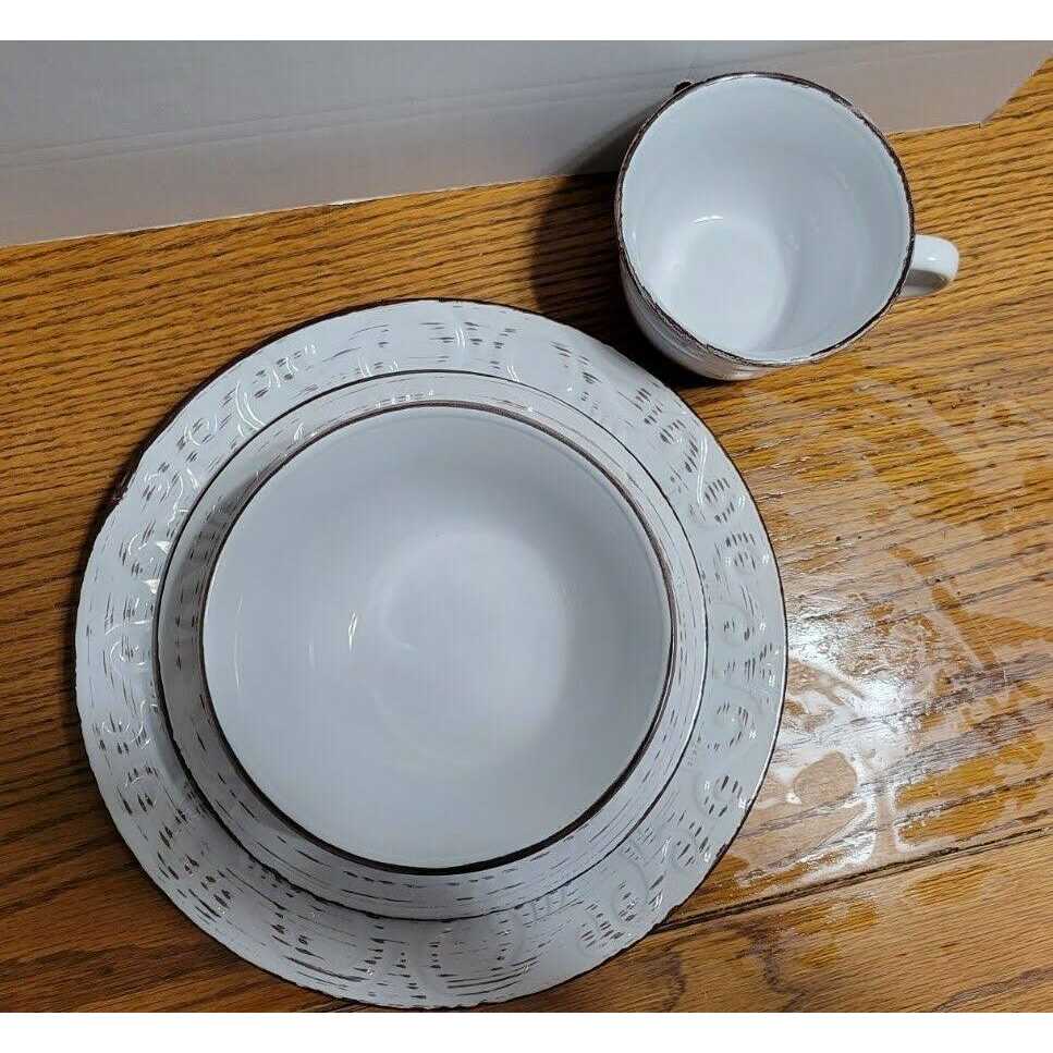 Pfaltzgraff Trellis 16-Piece White Dinnerware Set