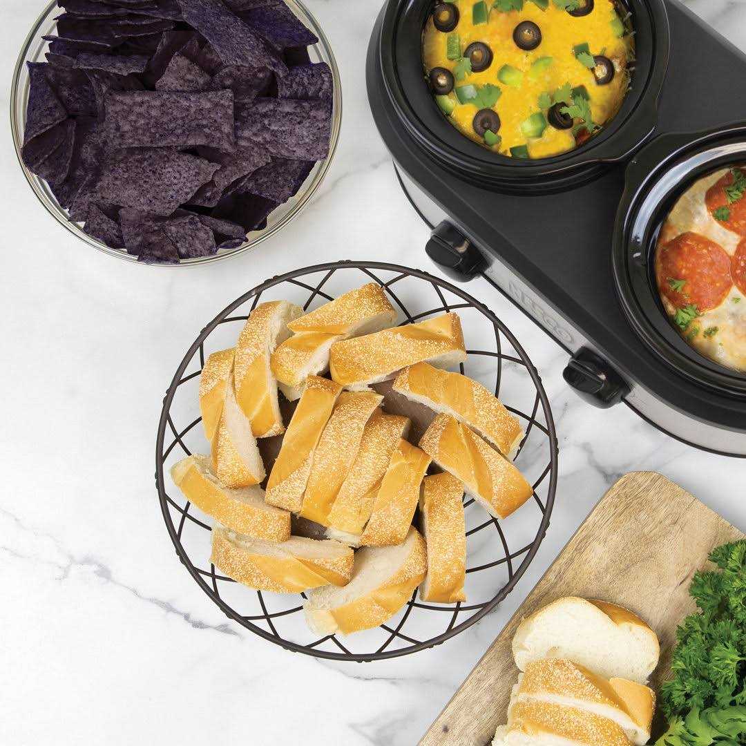 Nesco Dual Serving Station