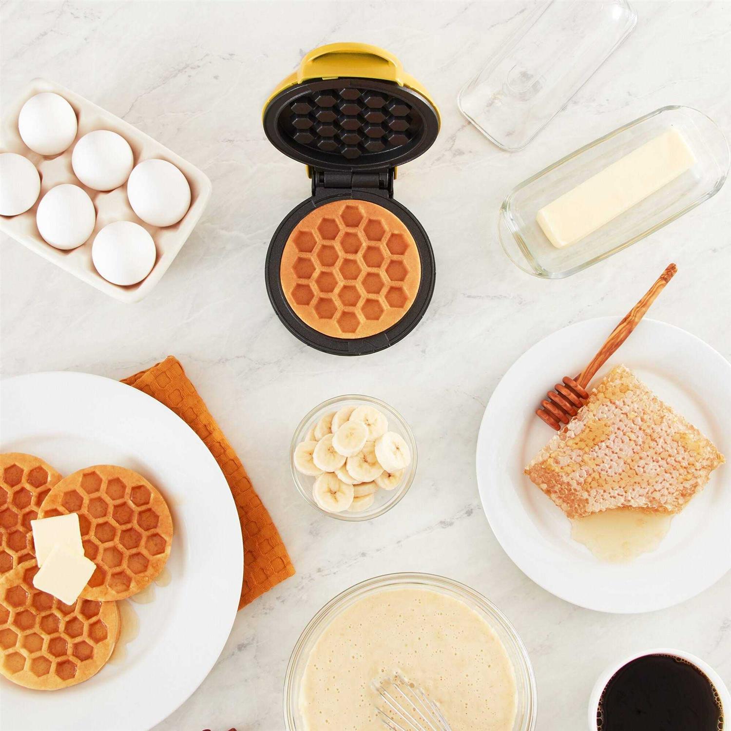 Dash Honeycomb Mini Waffle Maker