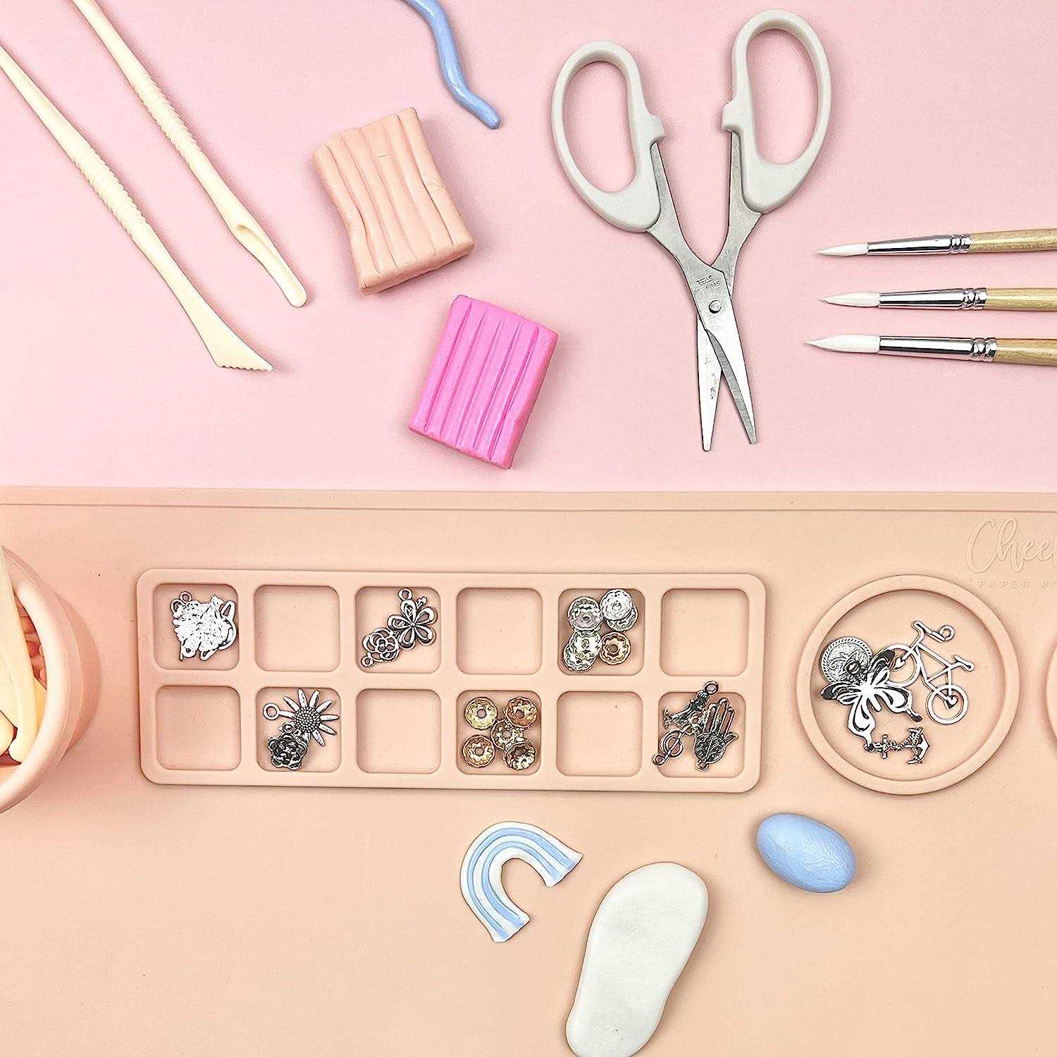 Cheek’s Paper Room-Creator Silicone Craft Mat for Painting and Crafts Large Mat with Collapsible Paint Brush Cleaner for Painting