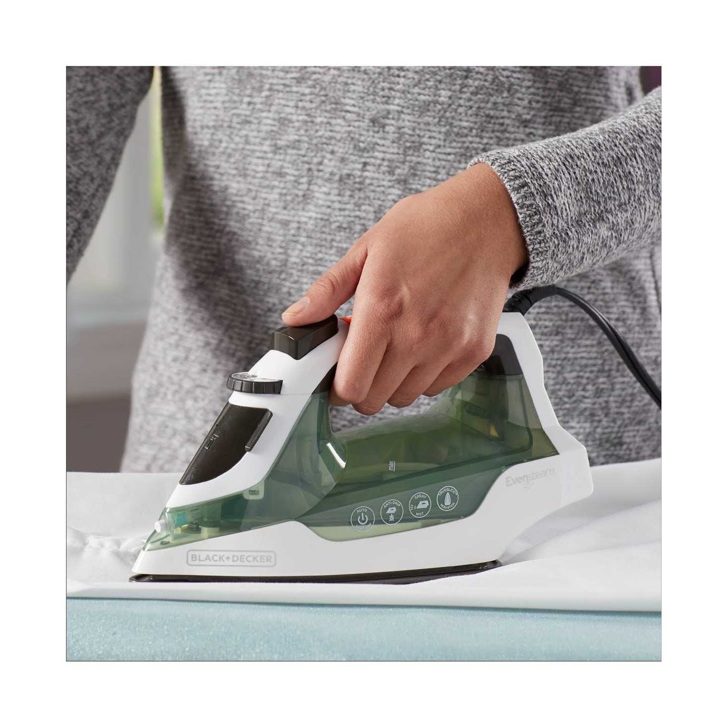 Black+Decker Easy Steam Compact Iron