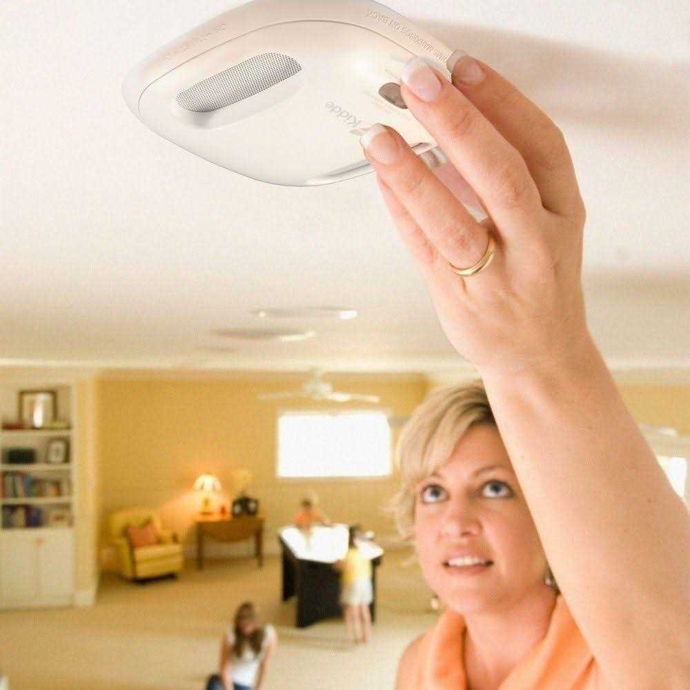 Kidde Battery Operated Smoke and Carbon Monoxide Combination Detector with Wire-Free Interconnect and Voice Alarm