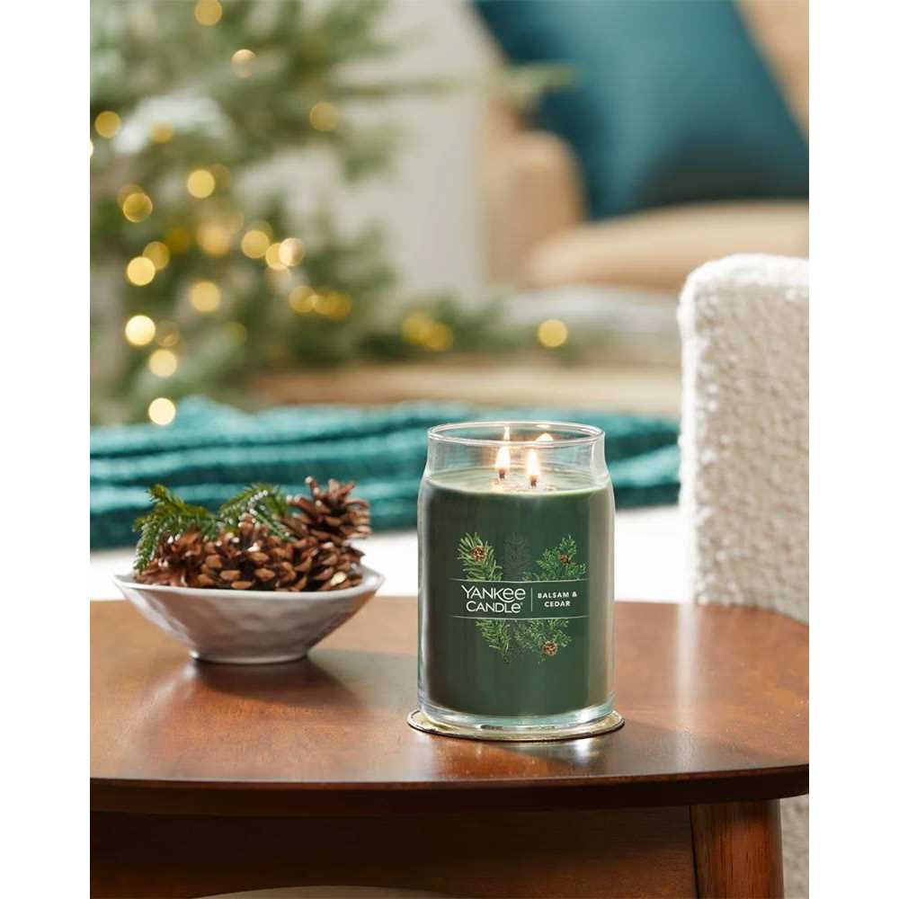Yankee Candle Balsam Cedar Signature Large Jar Candle