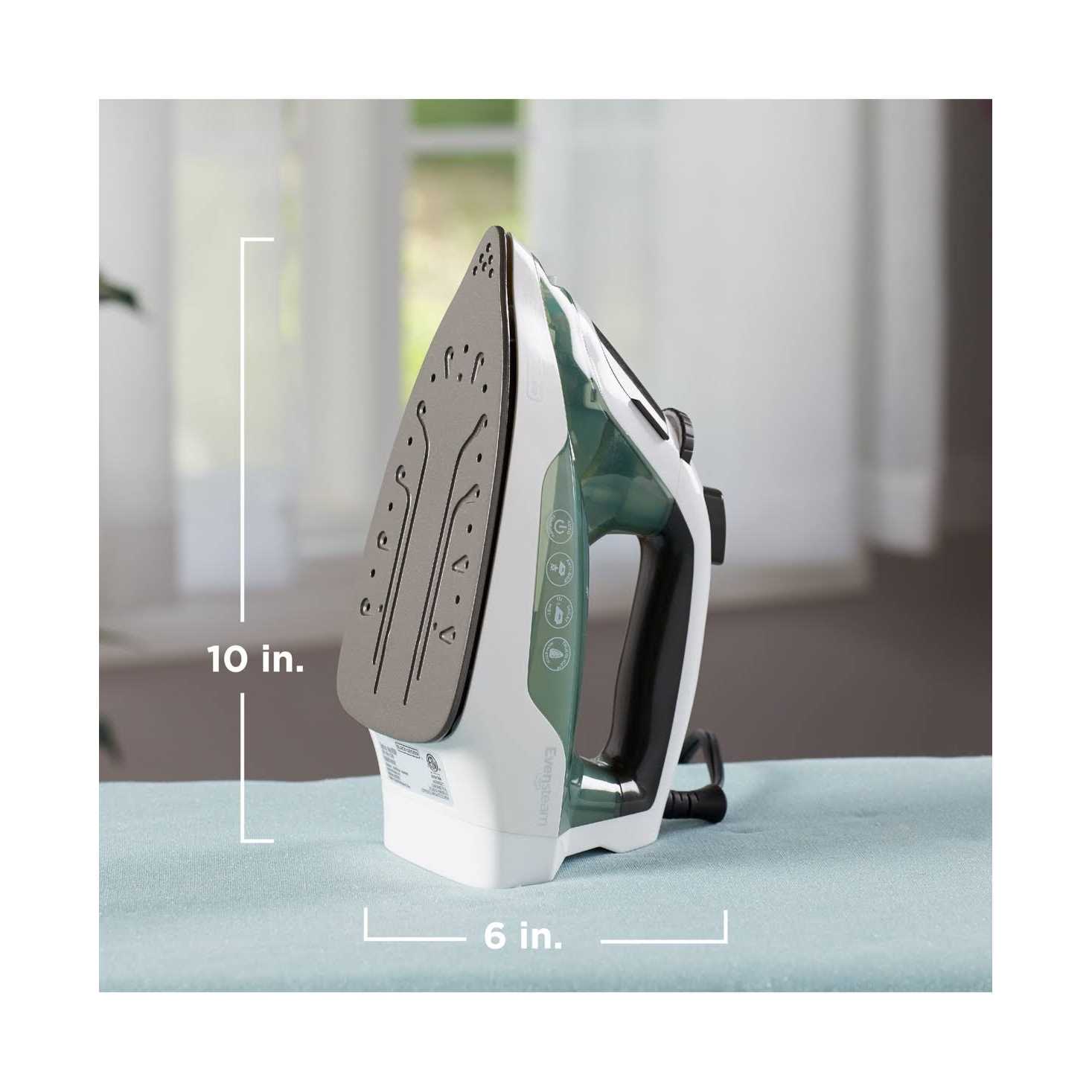 Black+Decker Easy Steam Compact Iron