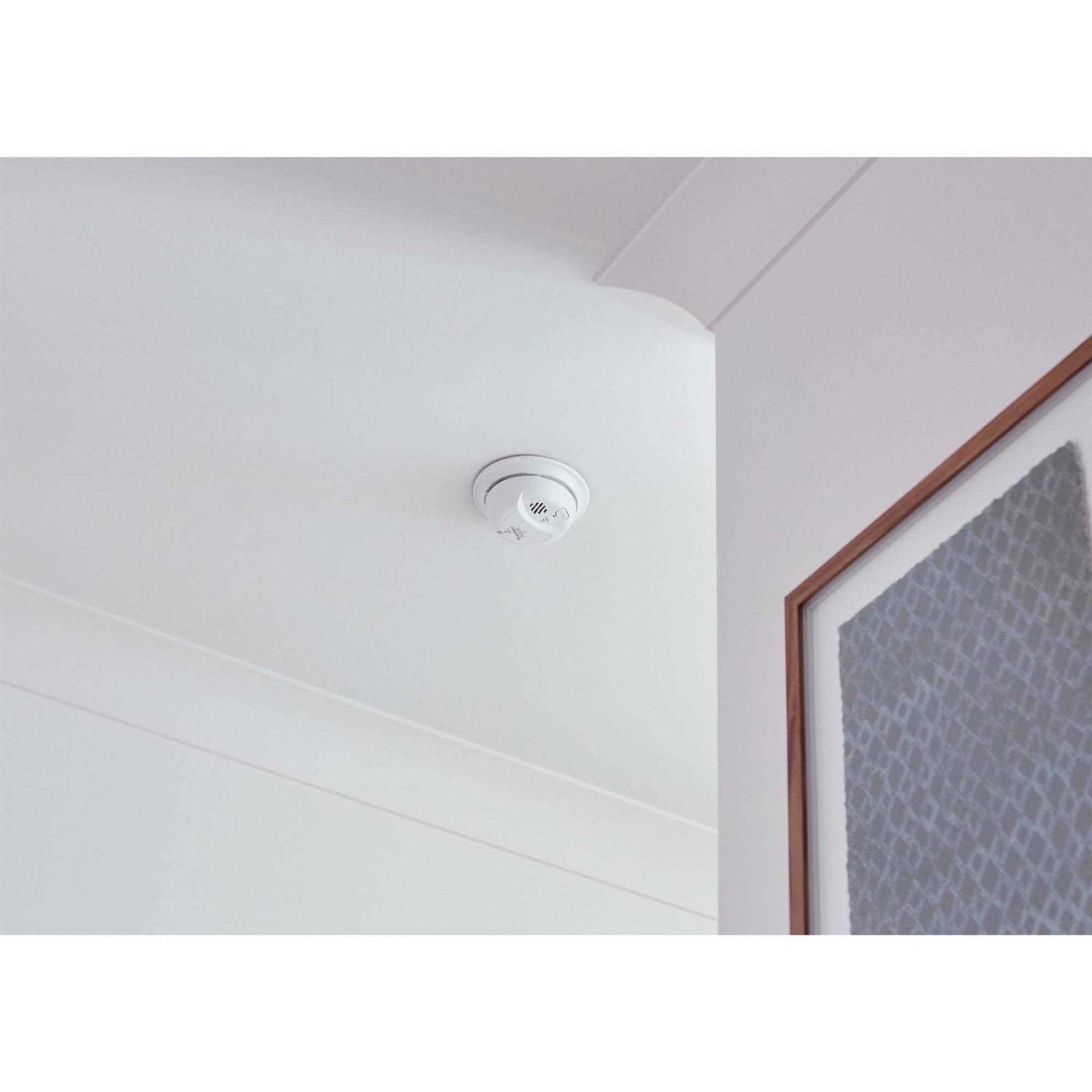 First Alert SA9120BPCN Hardwired Smoke Detector with Battery Backup