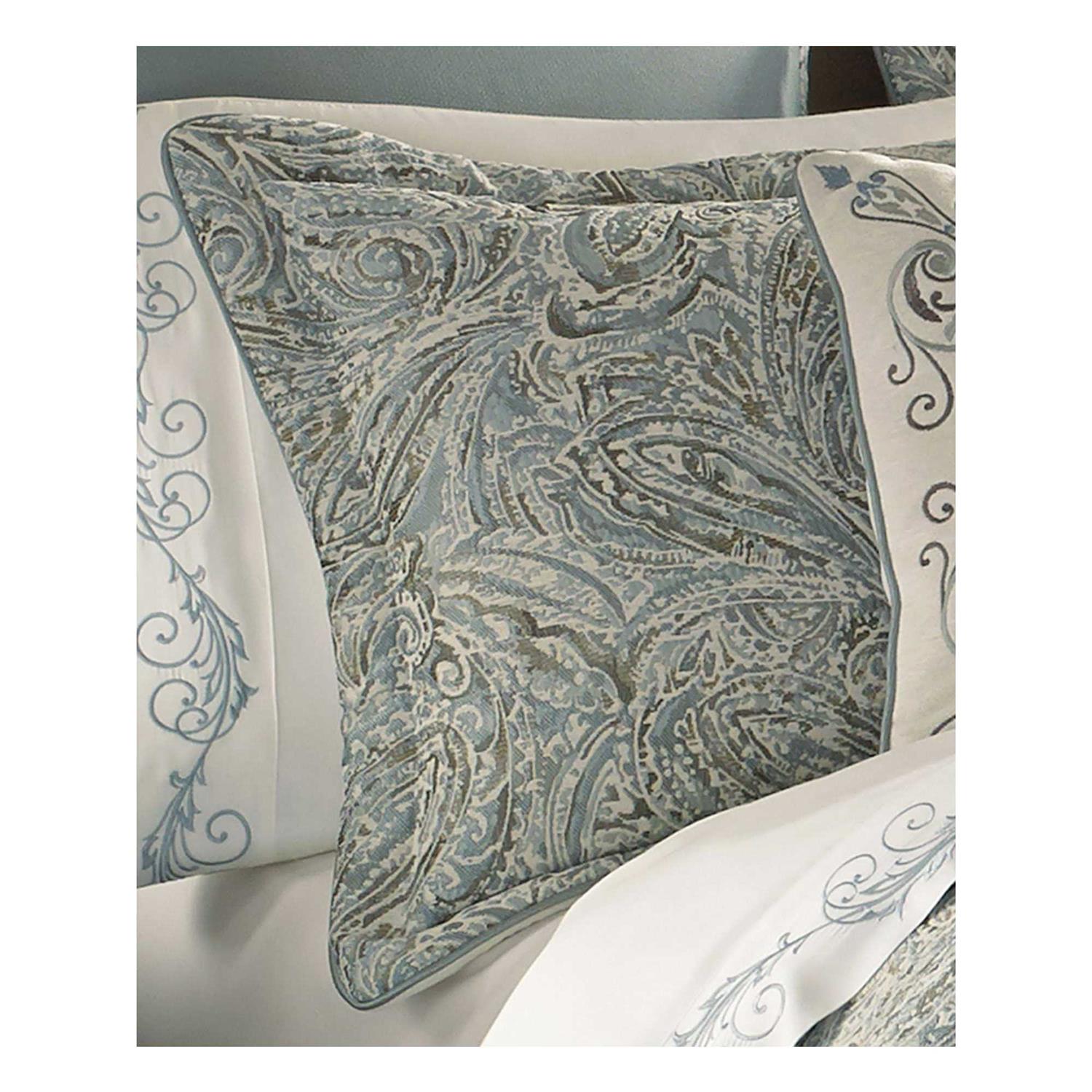 J Queen New York Giovani Comforter Set