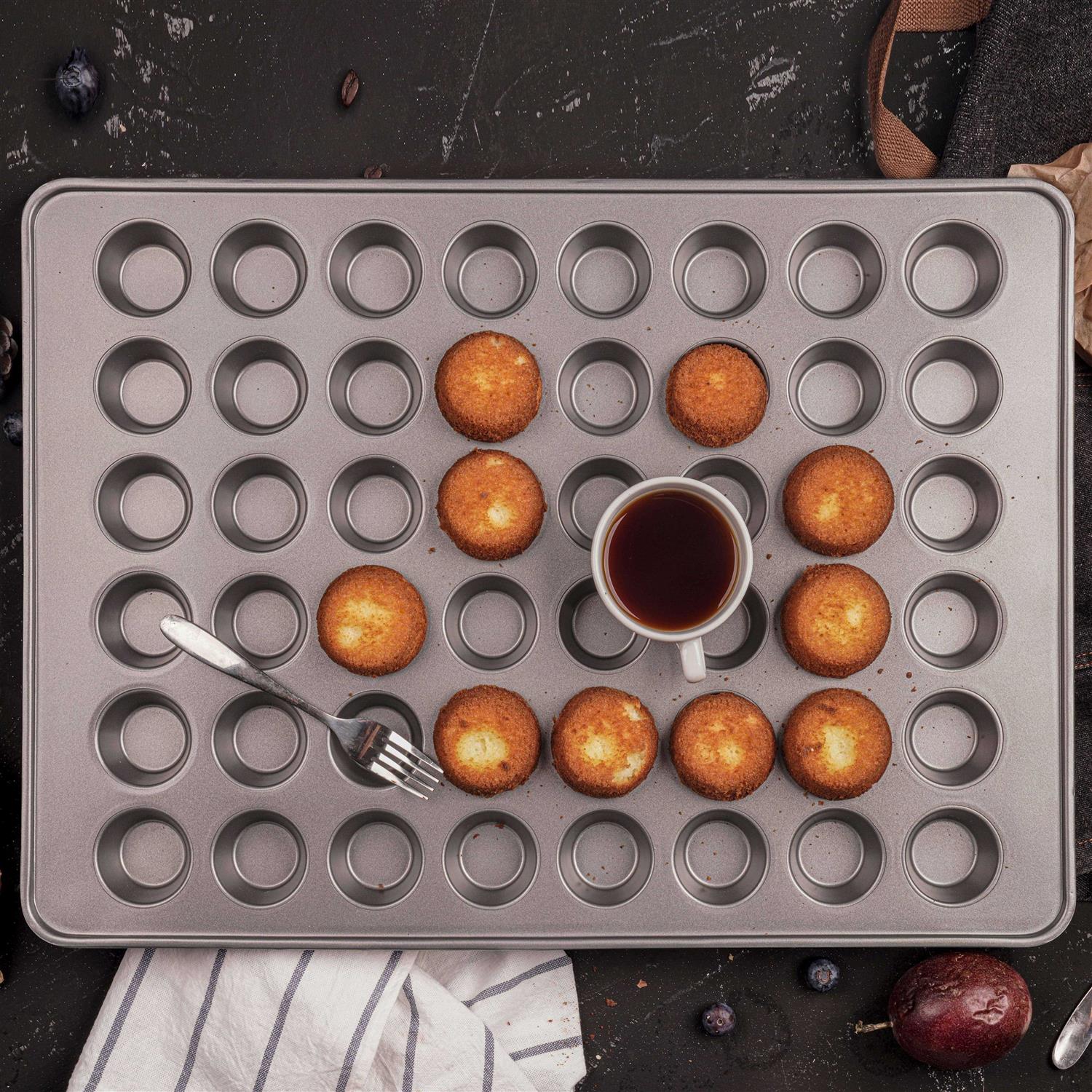 Wilton 48 Cavity Muffin Pan