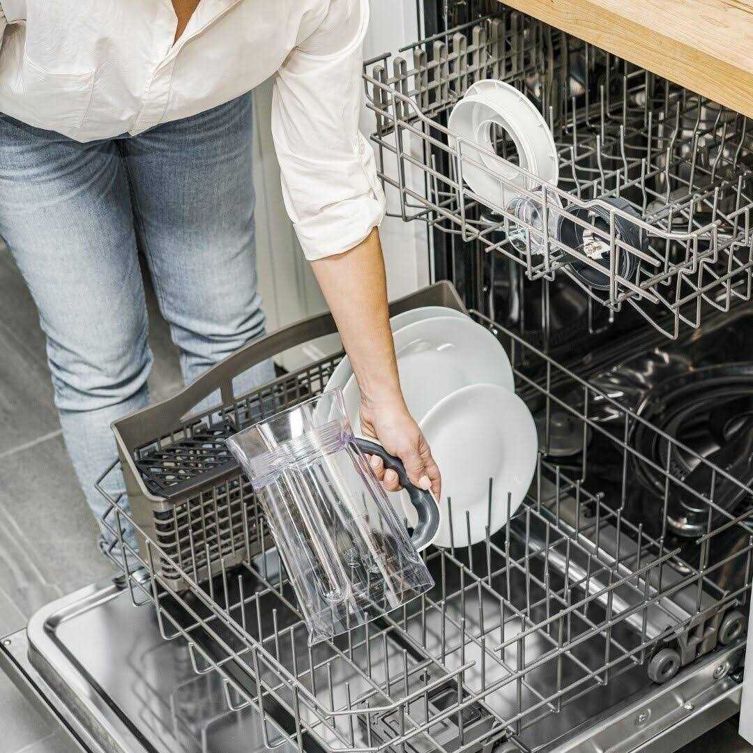 Beautiful High Performance Touchscreen Blender