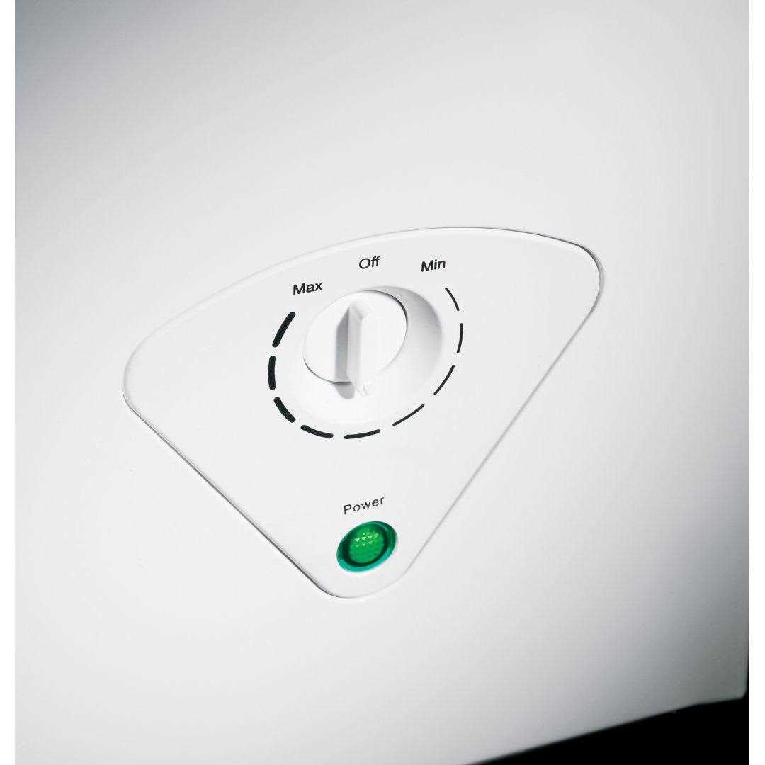 GE 7.0 Cu. Ft. Manual Defrost Chest Freezer FCM7STWW