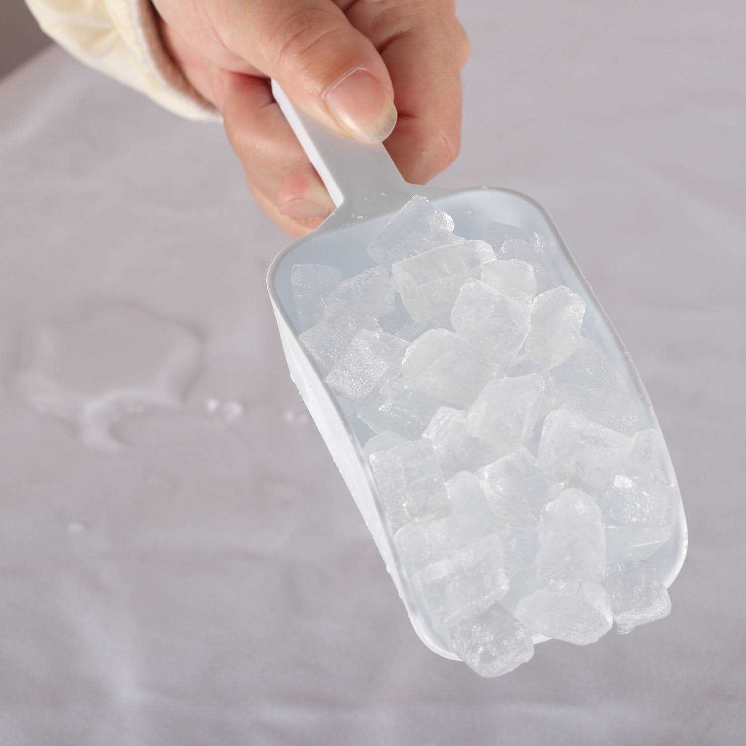 Frigidaire 44 lbs. Crunchy Chewable Nugget Ice Maker Efic235