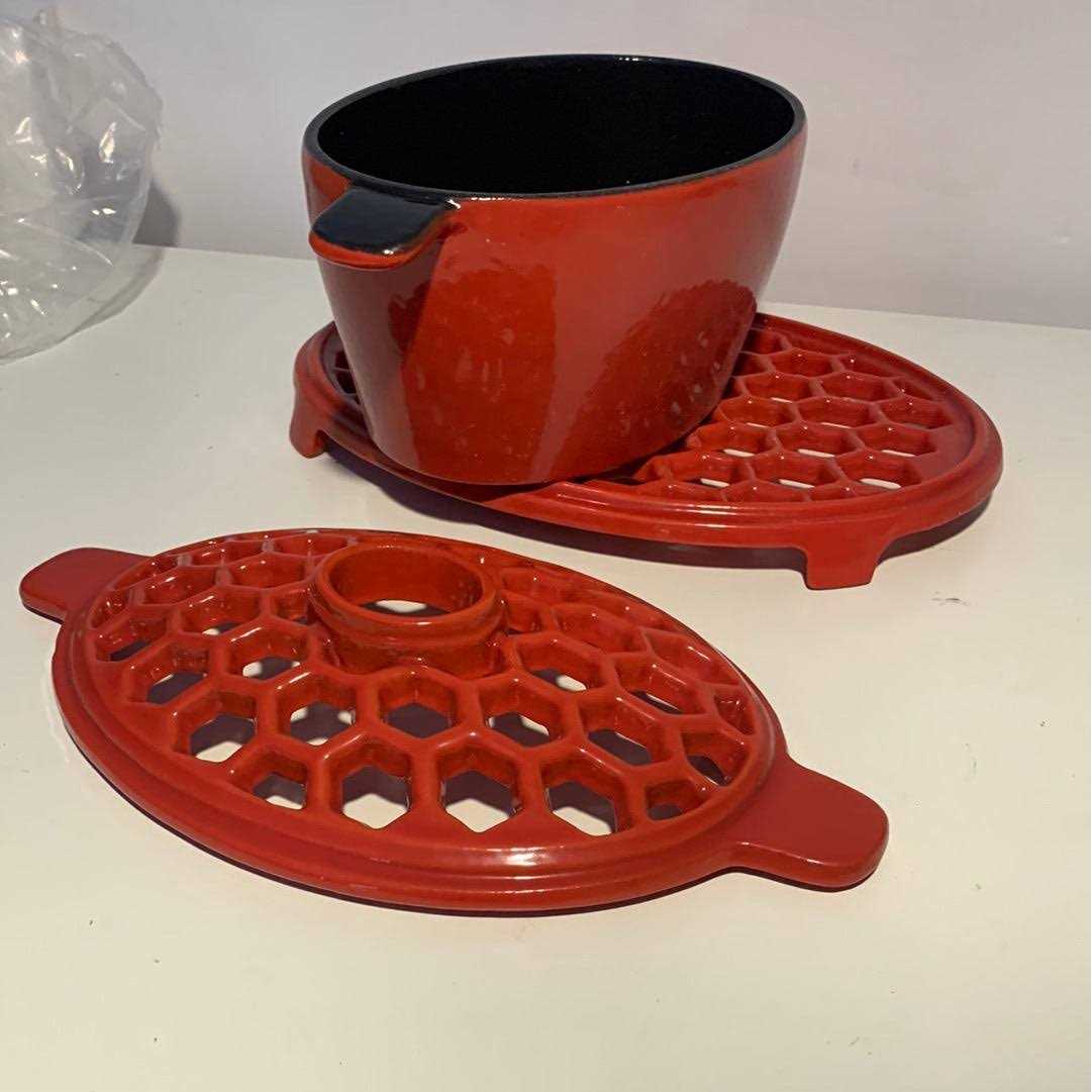 Plow & Hearth 1.5 QT. Cast Iron Lattice Wood Stove Steamer