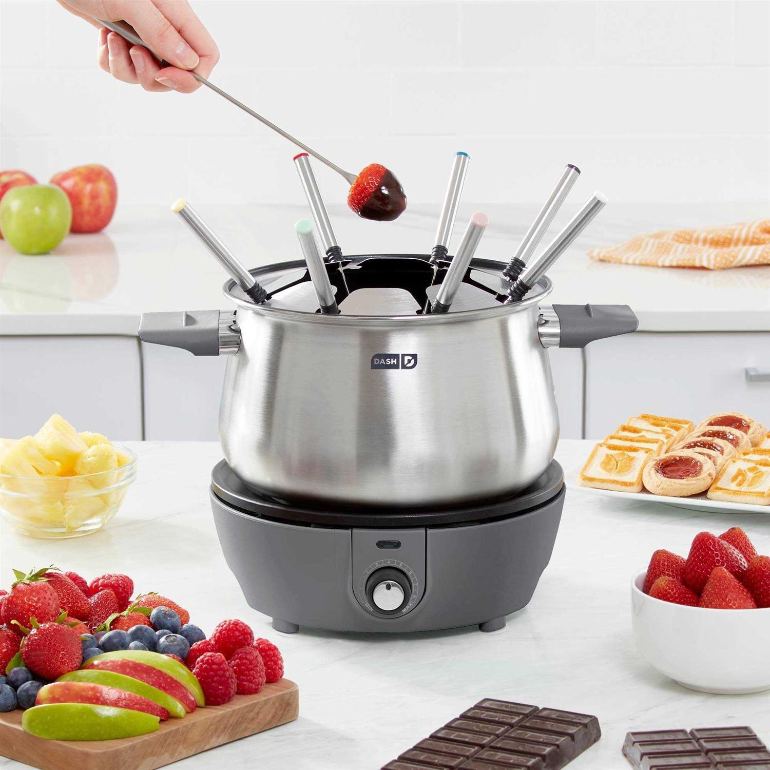 Dash Deluxe Fondue Maker