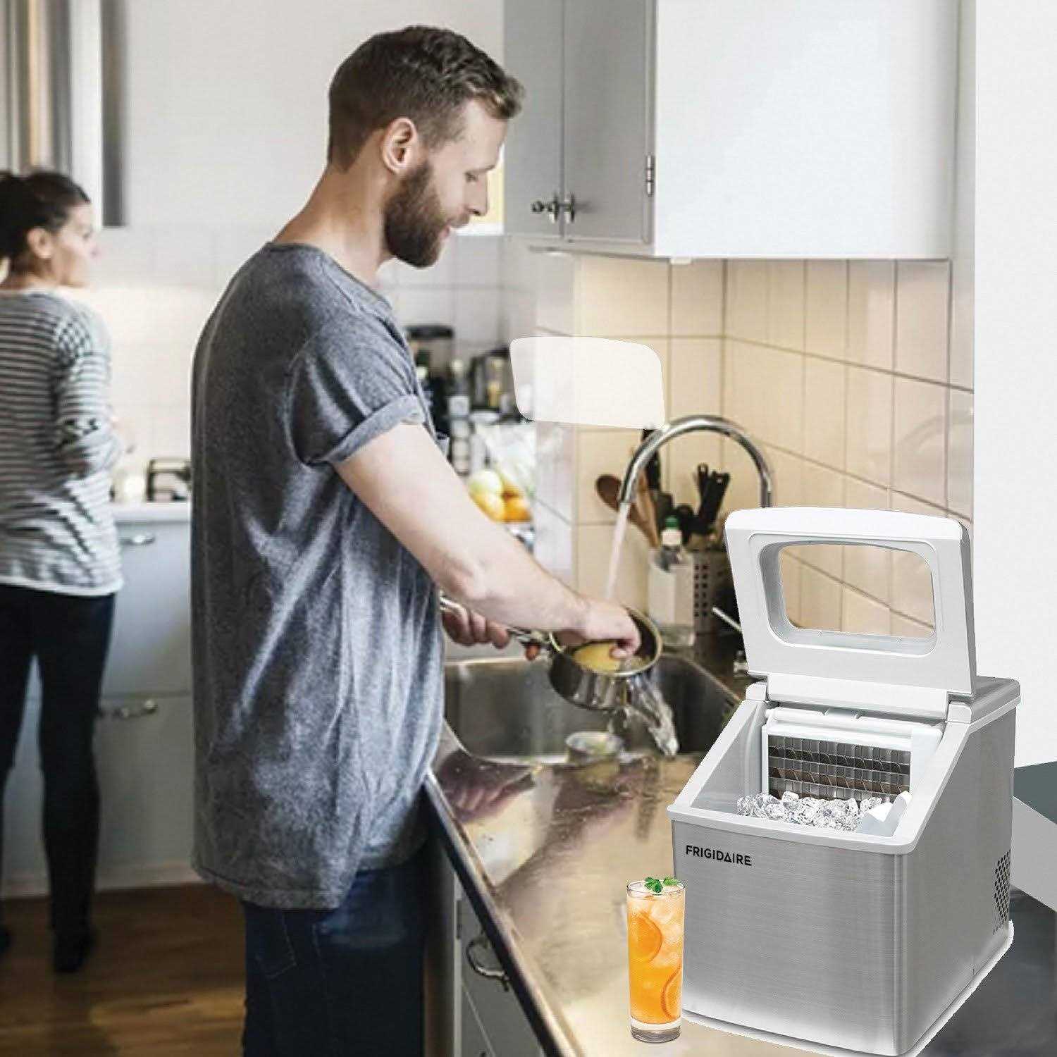 Frigidaire 40-Pound Freestanding Ice Maker