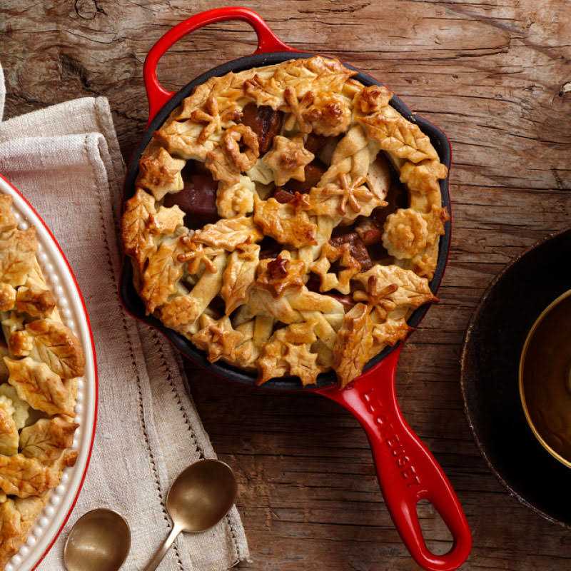 Cast Iron Signature Skillet Le Creuset