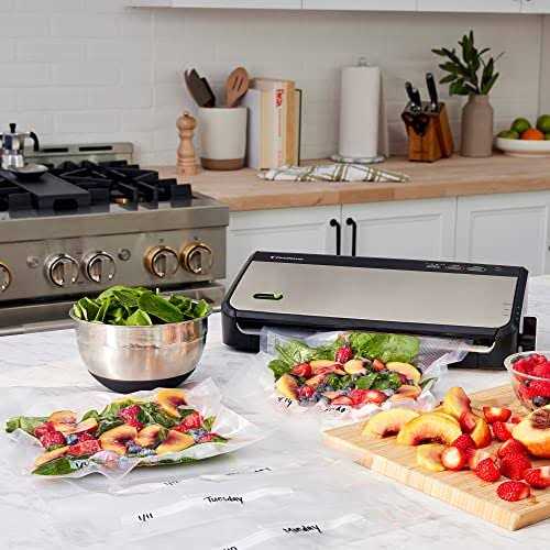 FoodSaver Vacuum Sealer Machine System with Bonus Handheld Vacuum Sealer