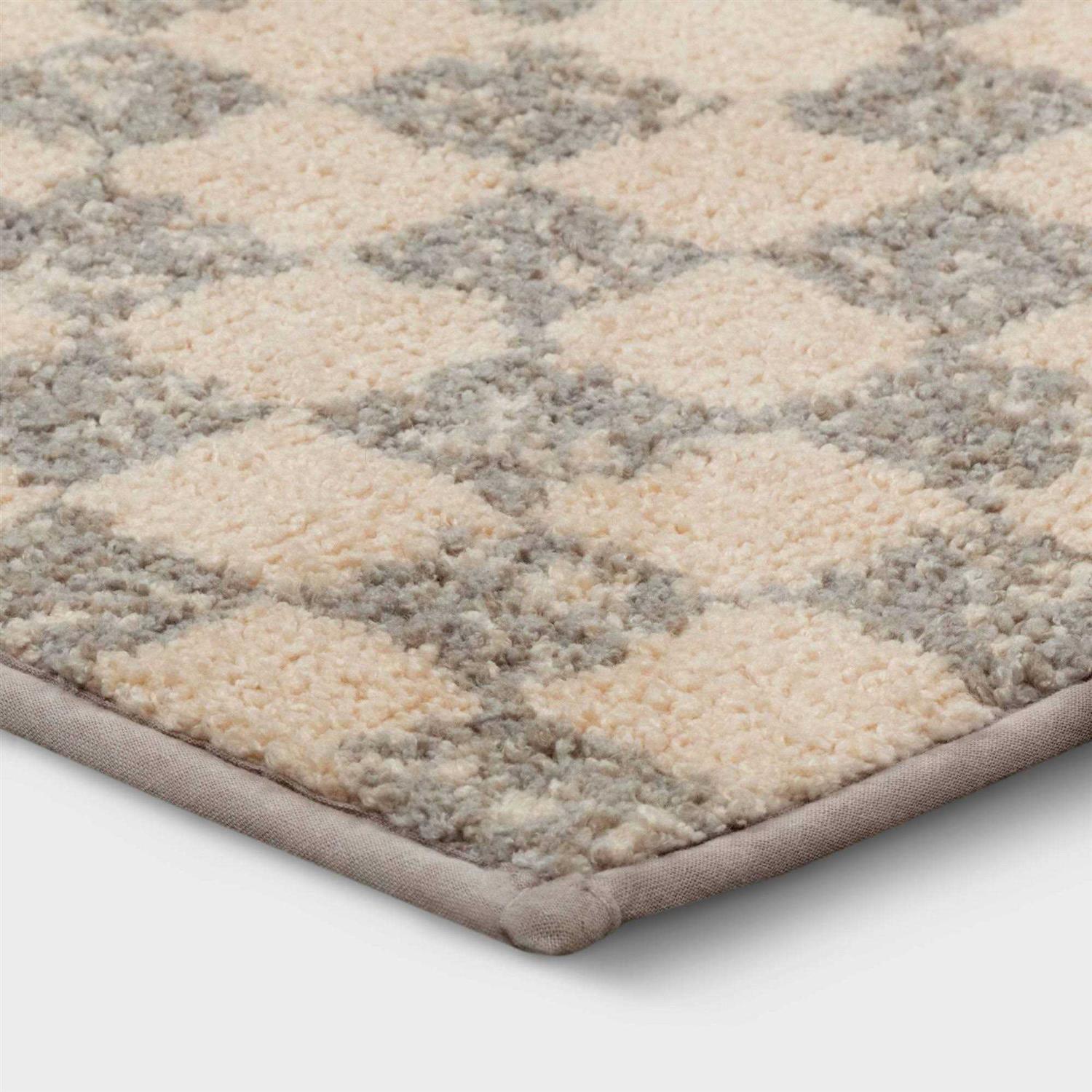 Threshold 2’6×4′ Checkerboard Plush Accent Rug