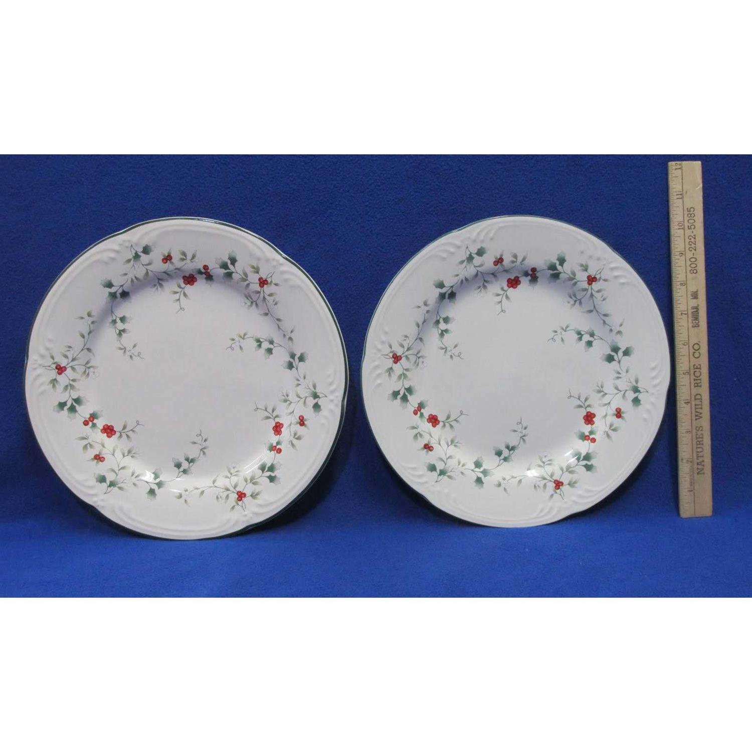 Pfaltzgraff Winterberry Plates