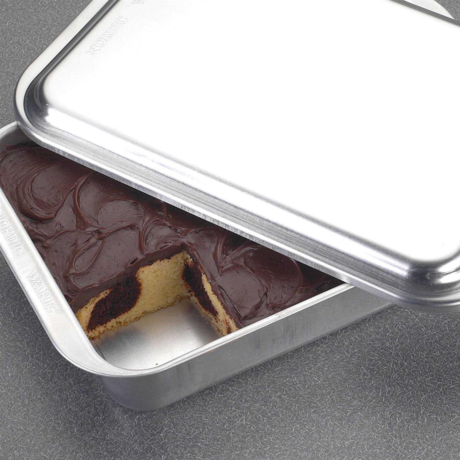 Nordic Ware Classic Metal 9×13 Covered Cake Pan