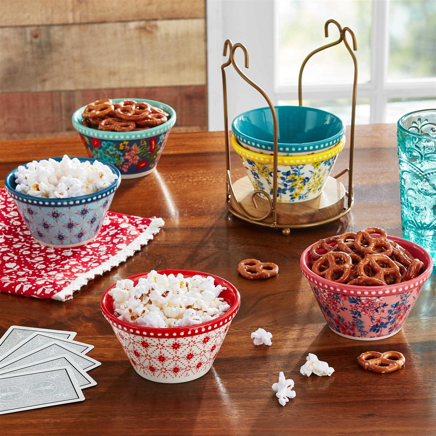 The Pioneer Woman 6 Piece Fancy Flourish Ramekin Set with Carrying Caddy