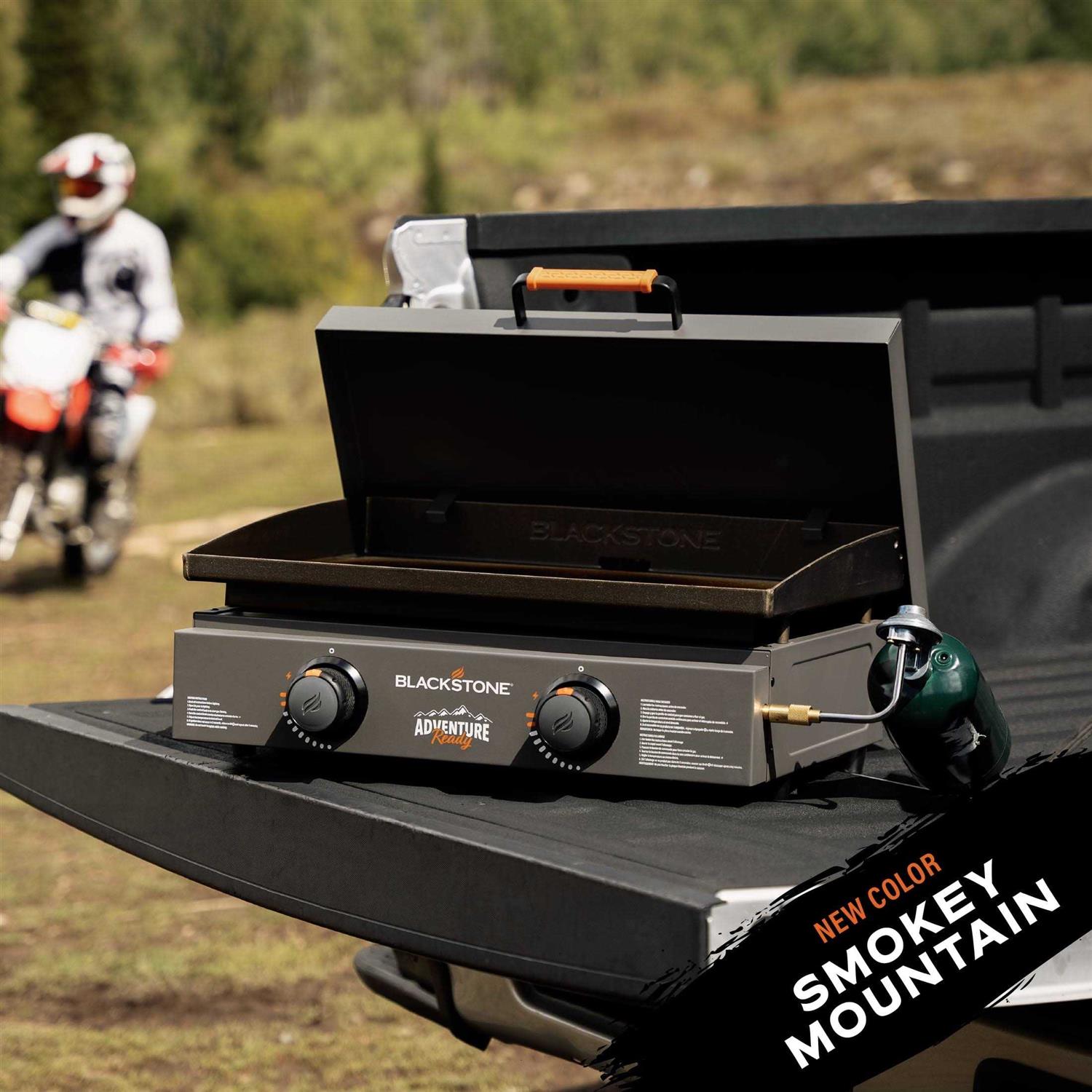 Blackstone Adventure Ready 22 Propane Griddle Gift Set in Smokey Mtn
