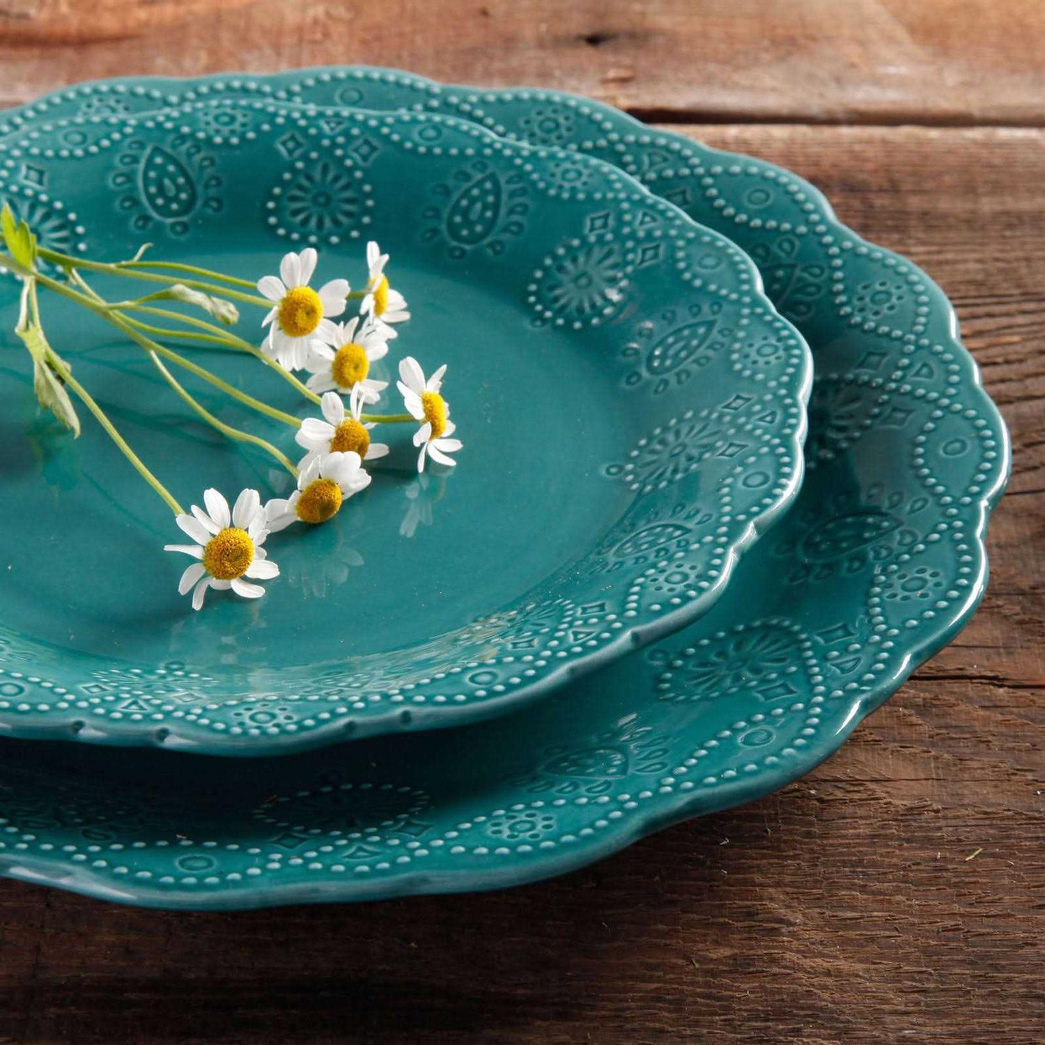 The Pioneer Woman Cowgirl Lace 12-Piece Dinnerware Set