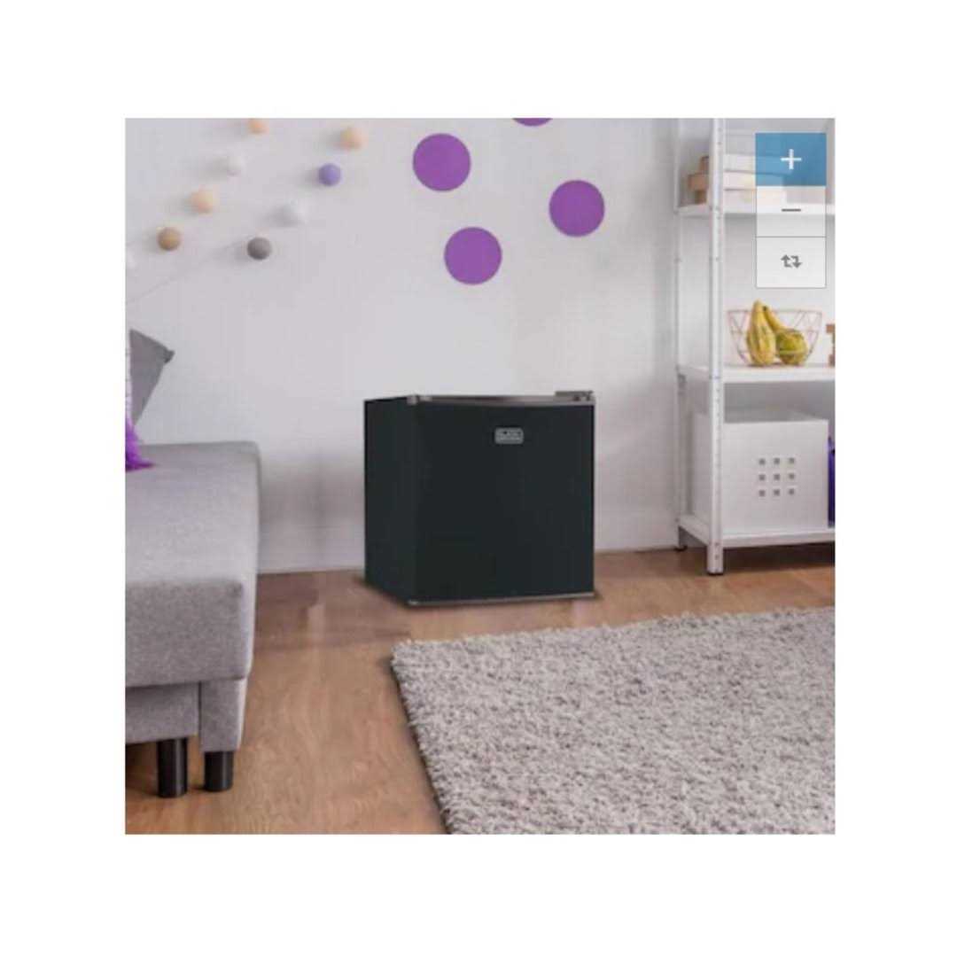 BLACK+DECKER 1.7 cu. ft. Mini Fridge BCRK17B