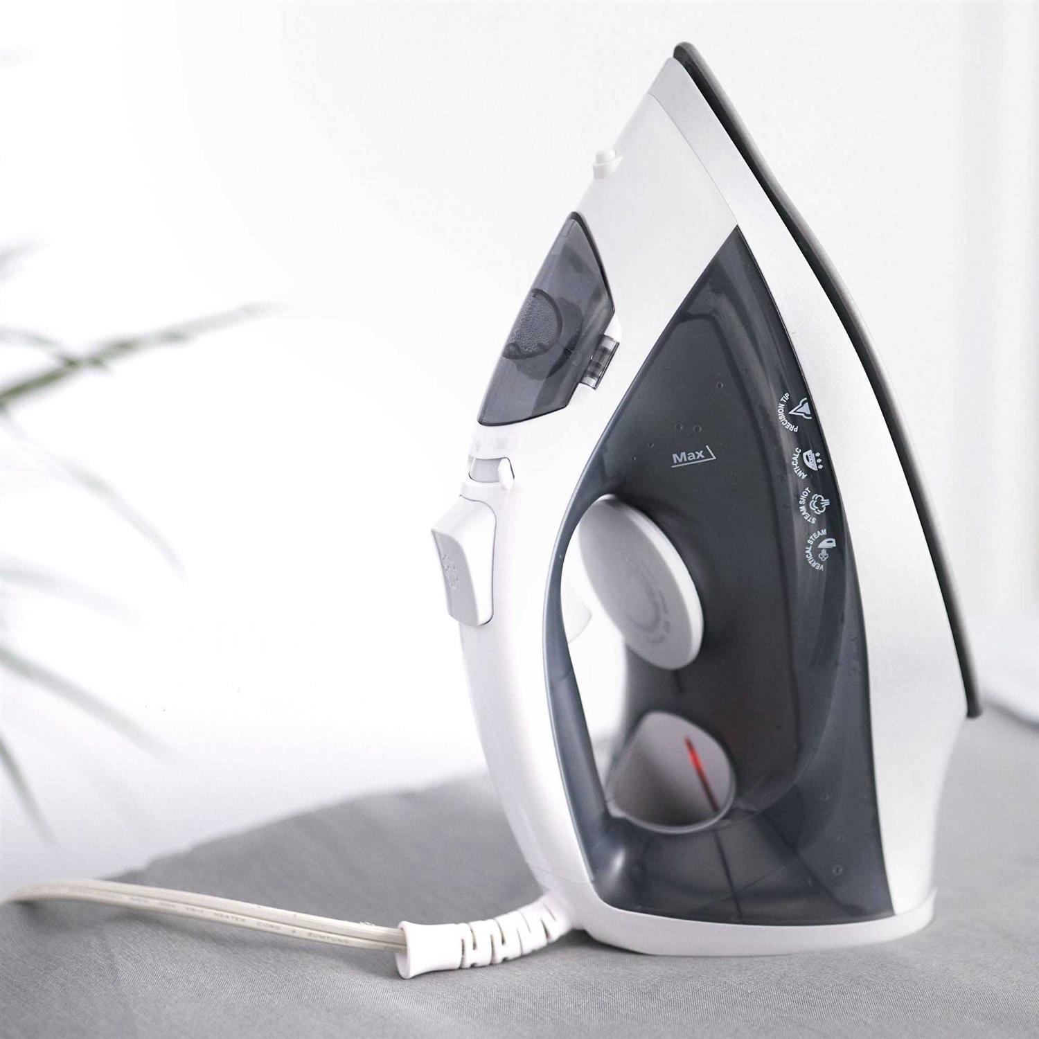 Sunbeam 1200W Classic Iron with Precision Tip and Anti-Calc Technology