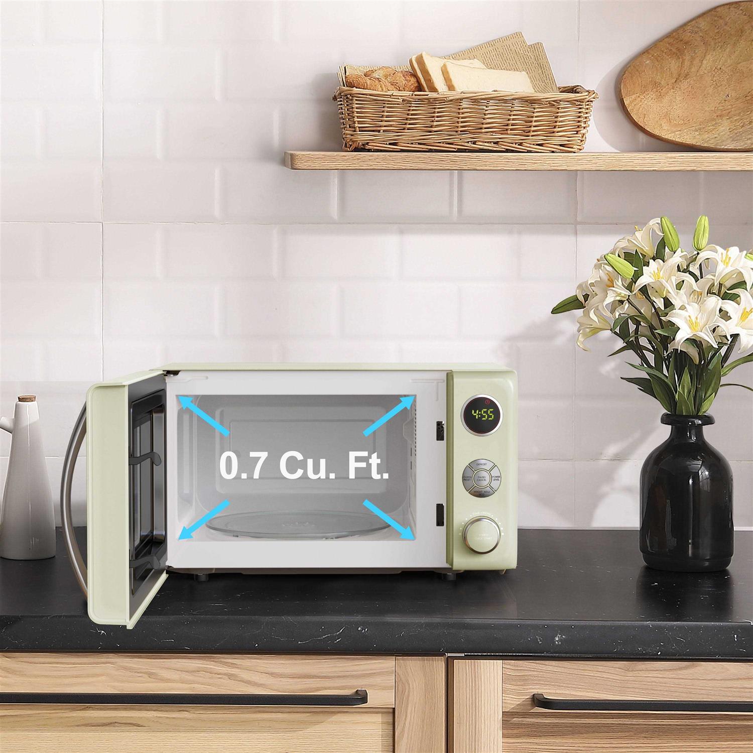 Galanz 0.7 Cu ft Retro Countertop Microwave Oven